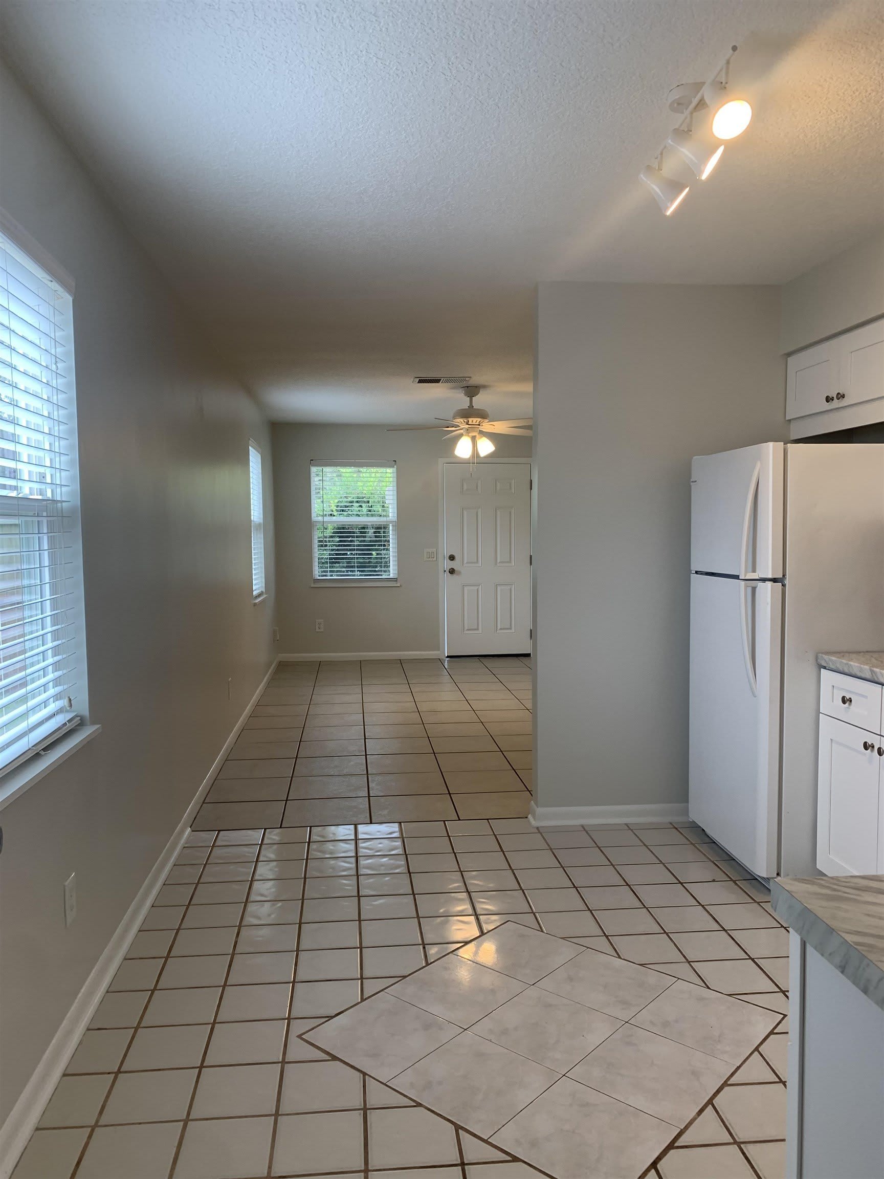 290 Floridian Ave – photo 5