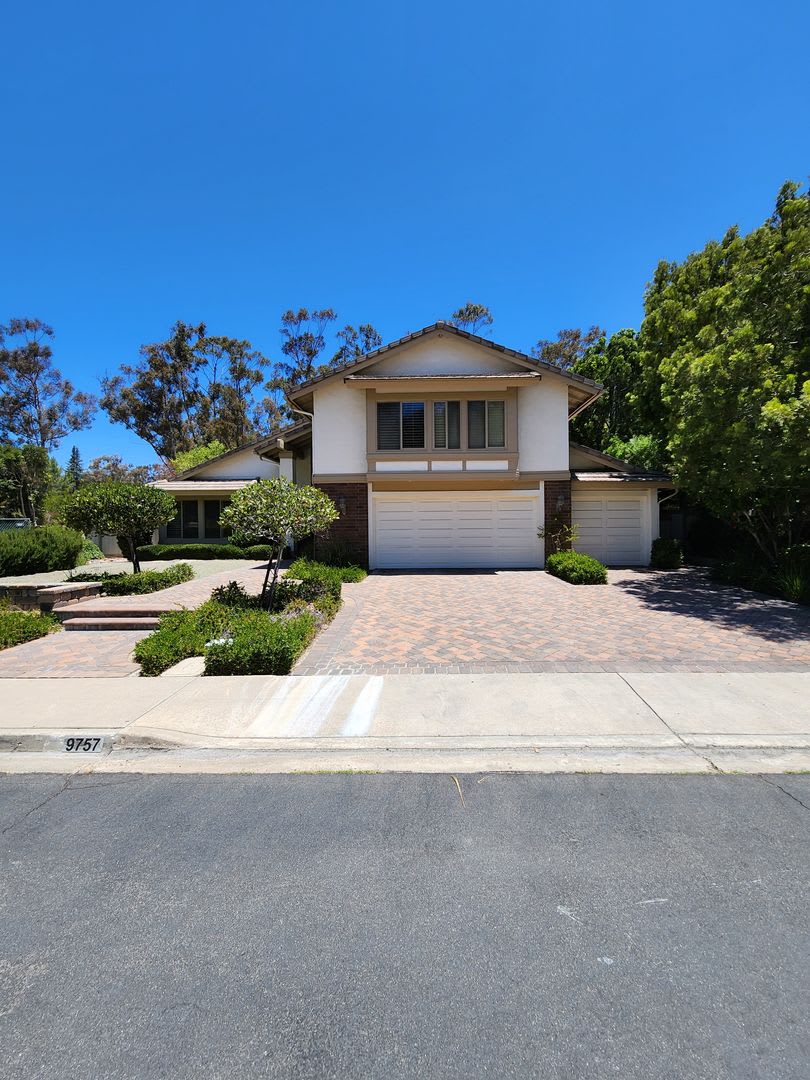 4 Bedroom House in Scripps Ranch South Of Pomerado(Crown Pointe) – photo 2
