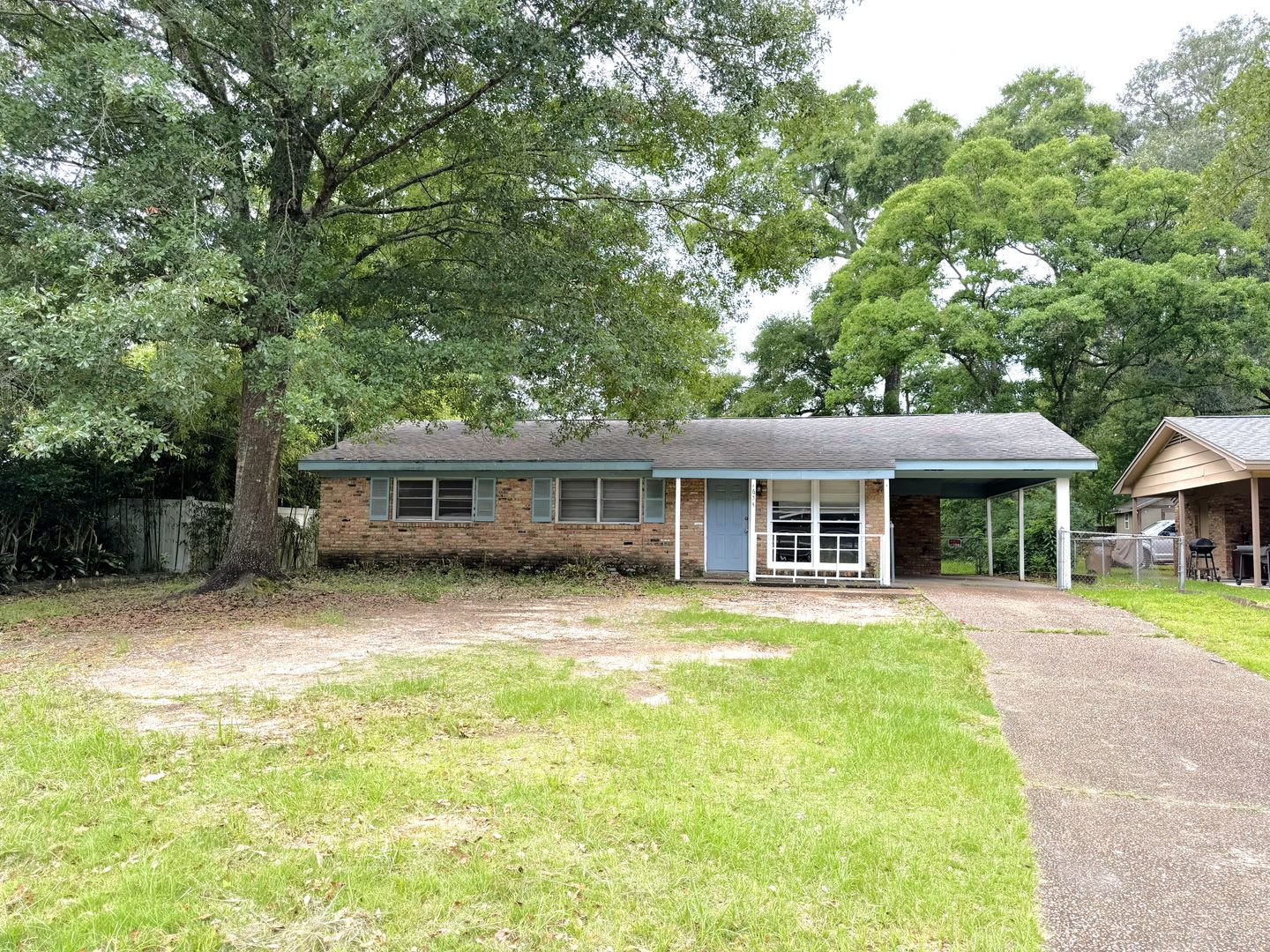 3/1.5 Brick Home in Greenwich Hills – photo 1