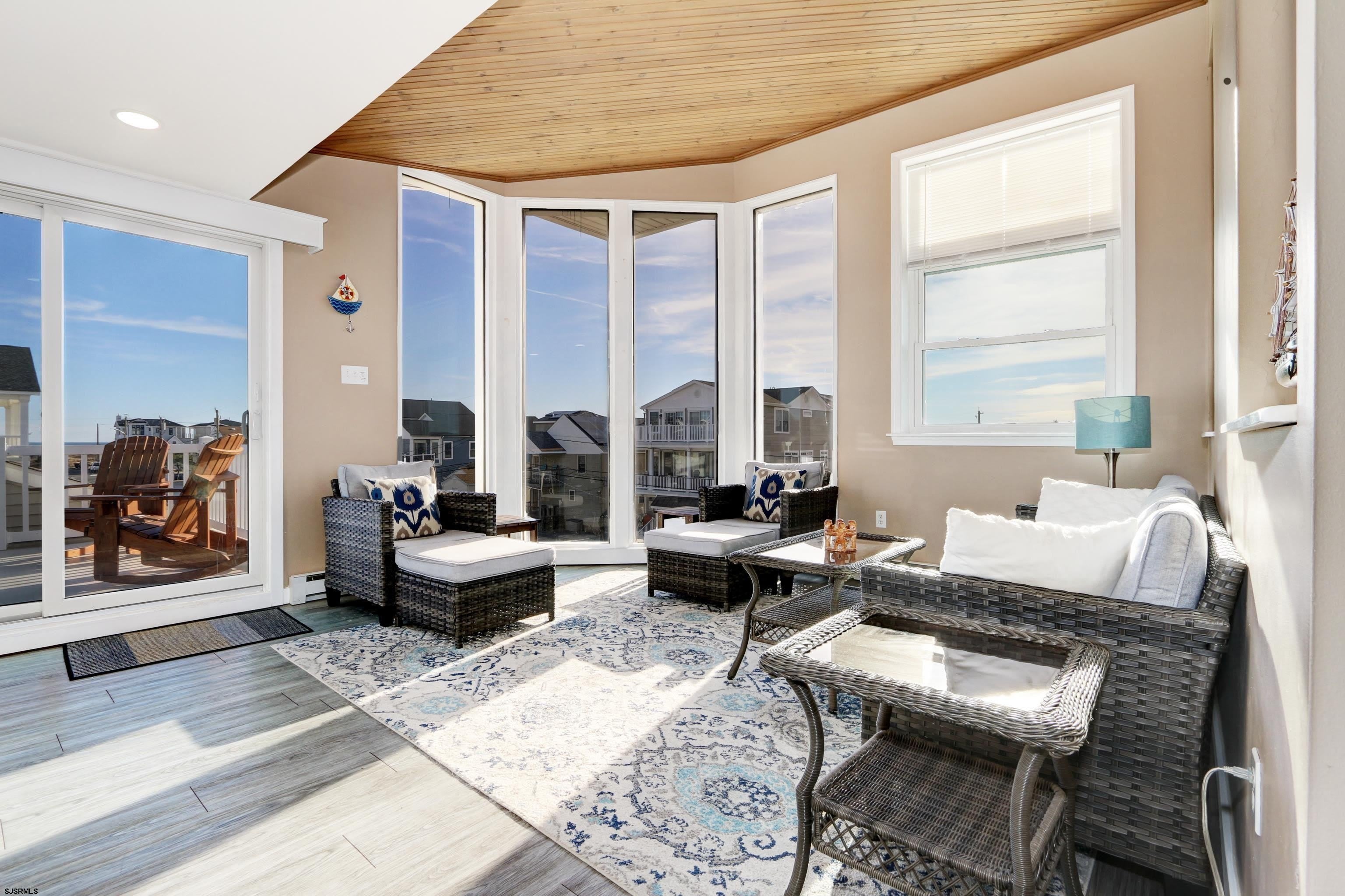 300 Beach Ave E – photo 5