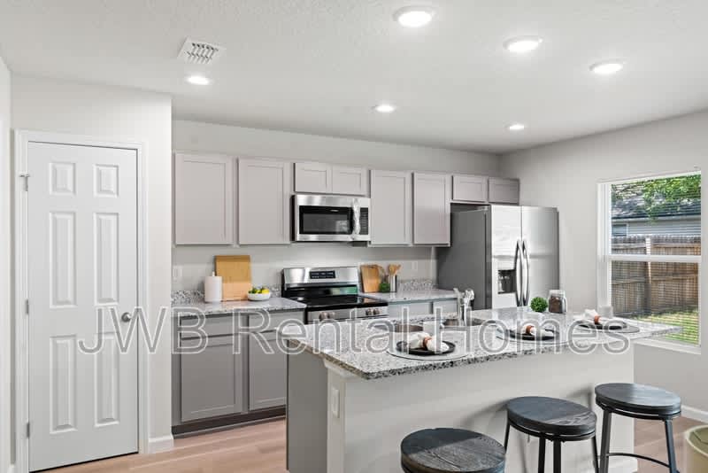 9221 8Th Ave – photo 5