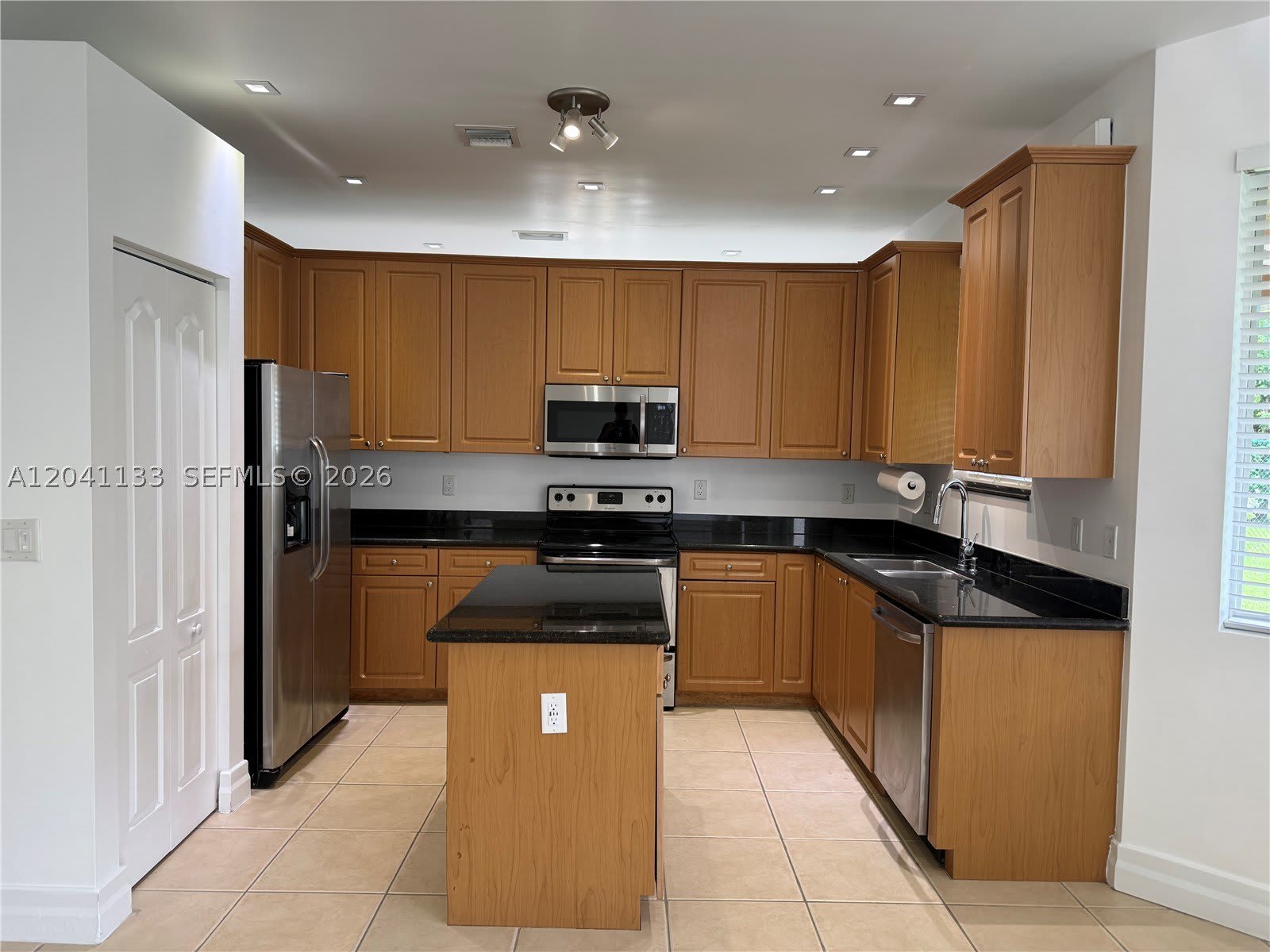 1926 SE 23rd Ct – photo 3
