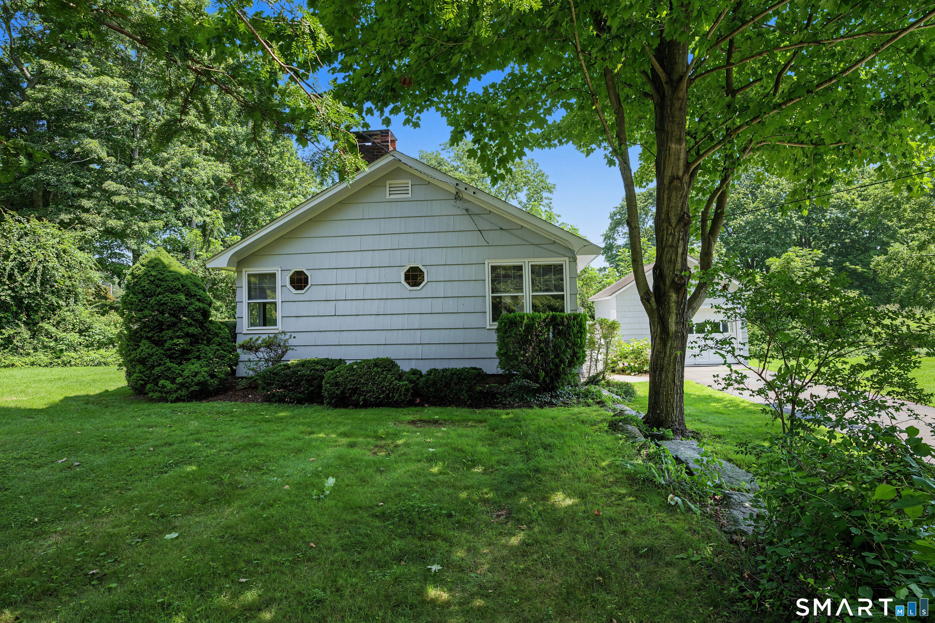 37 Beach Avenue – photo 4