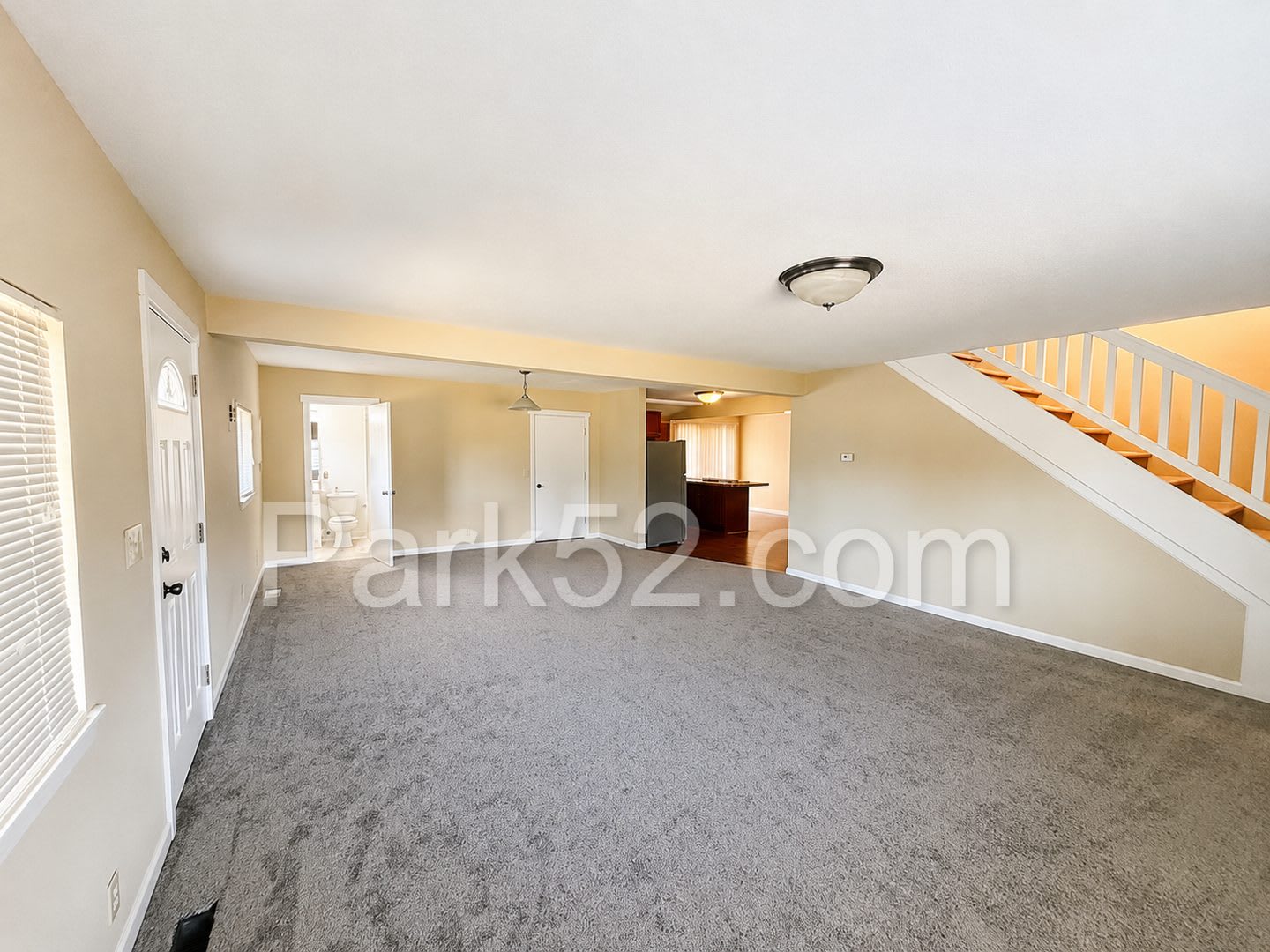 4 Bedroom 2 Bathroom Single Family Northeast Tacoma Home With New Flooring! – photo 1