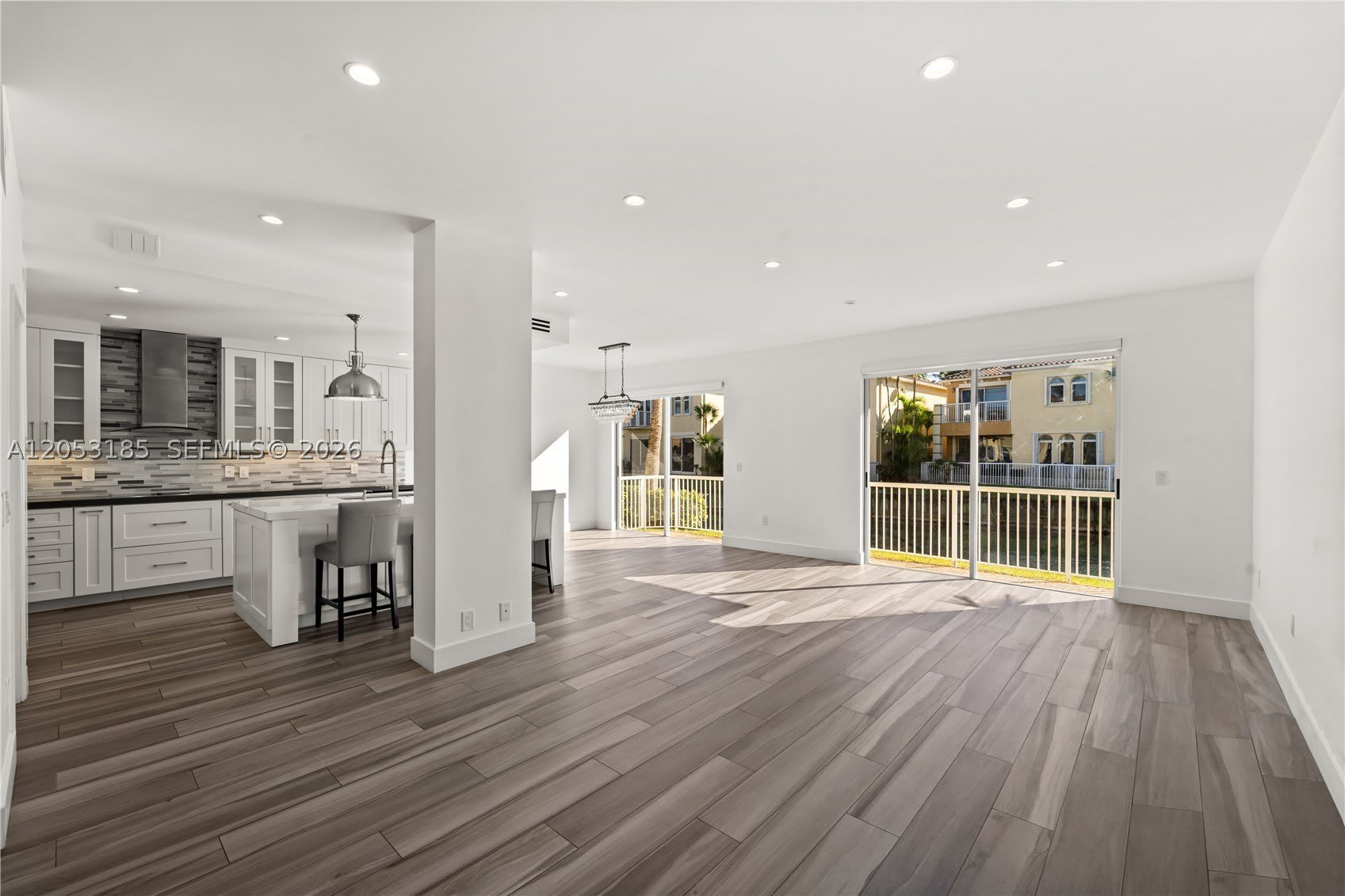 3110 NE 210th Ter – photo 4