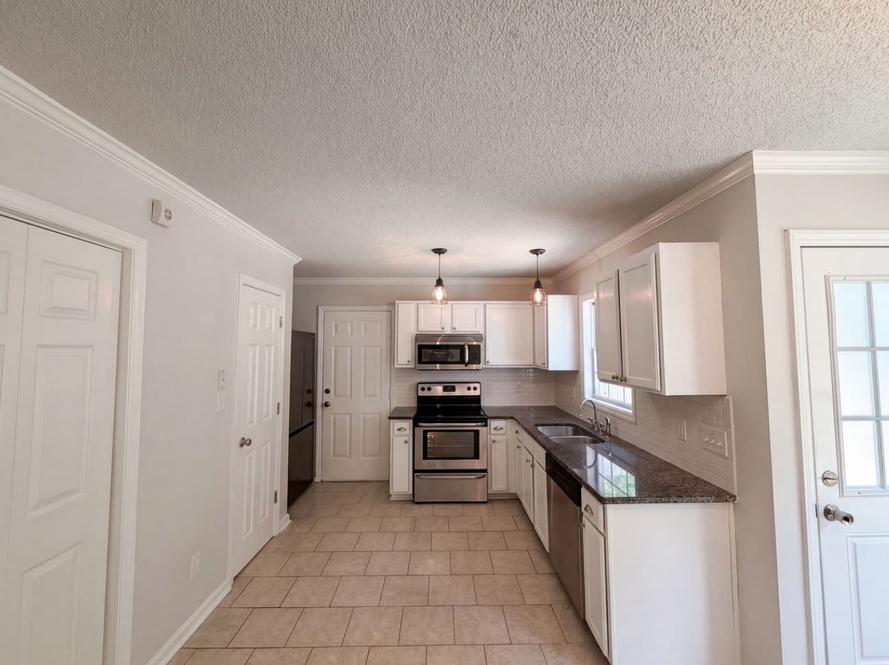 1024 Laurel Leaf Rd – photo 2