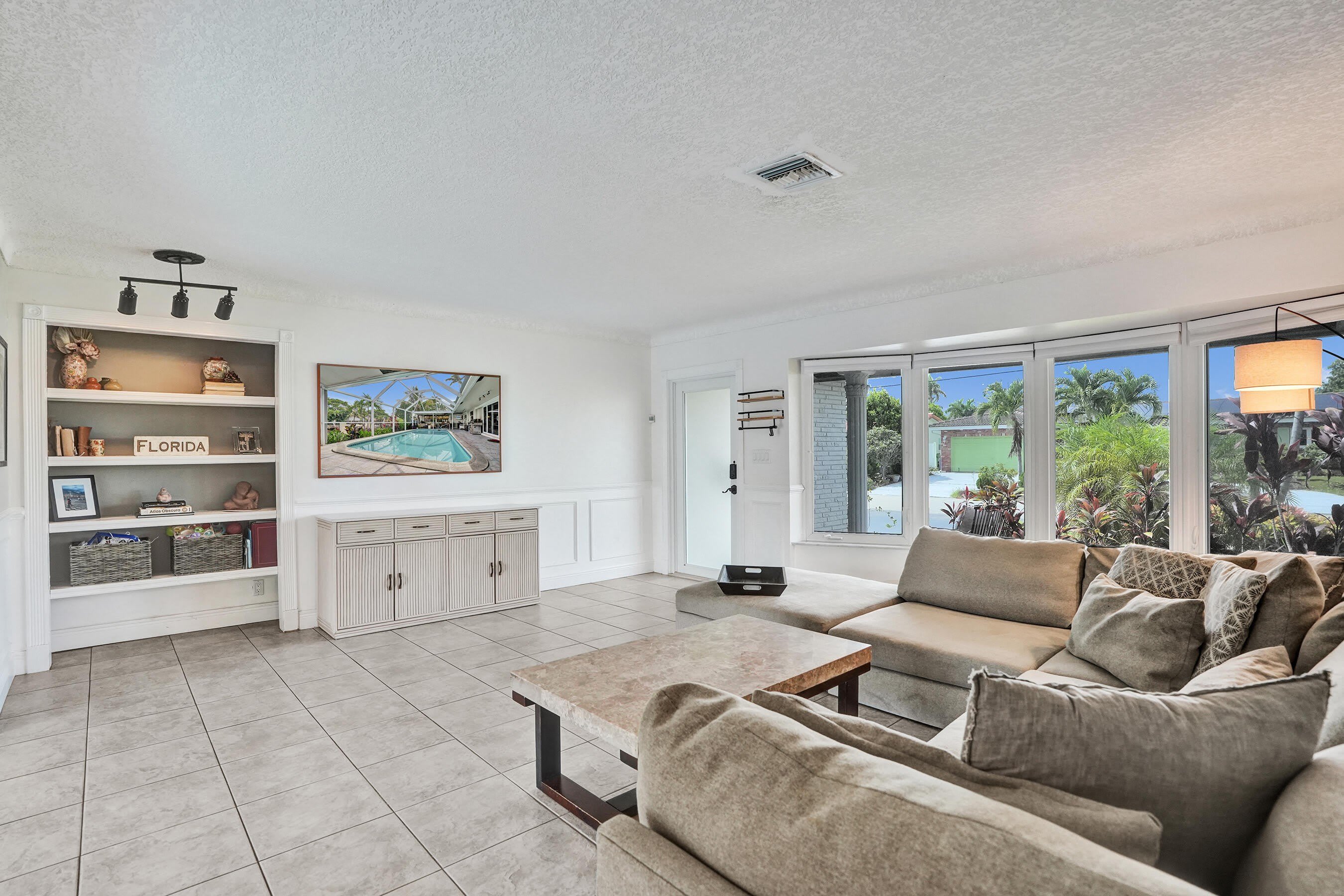 1430 Ne 57Th Street – photo 4