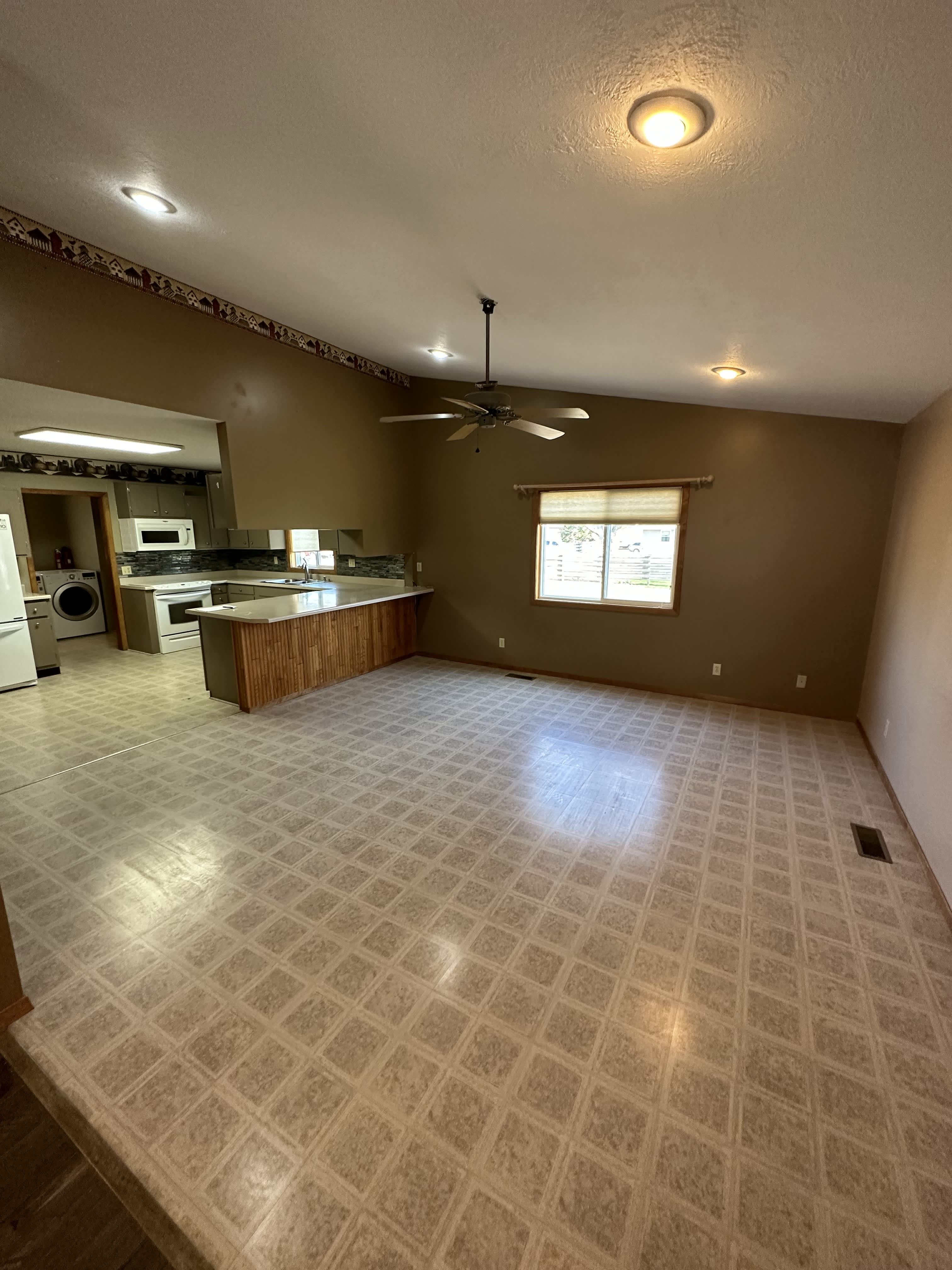1010 East 3rd Street – photo 3