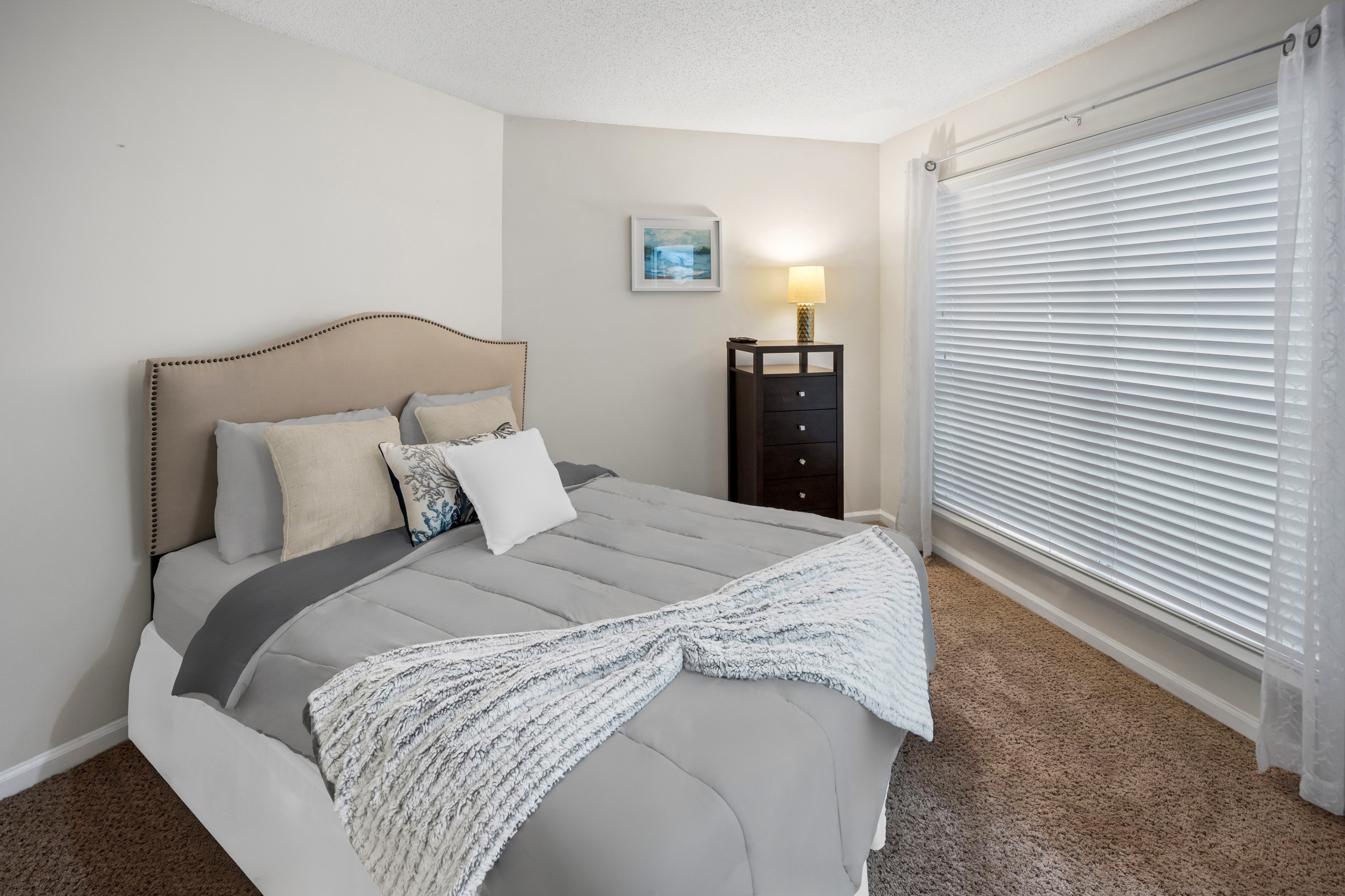 University Ridge Apartments – photo 5