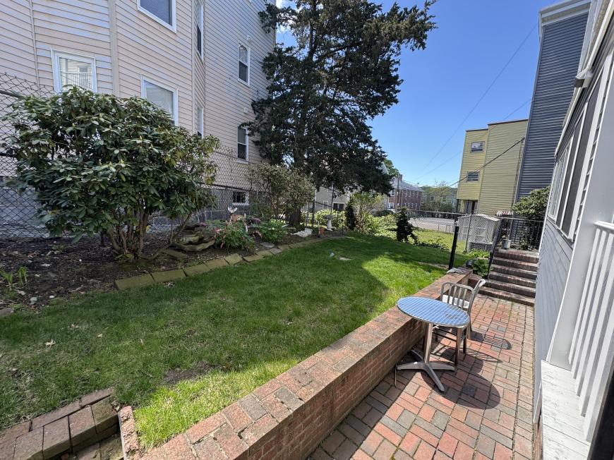 440 Washington St – photo 4