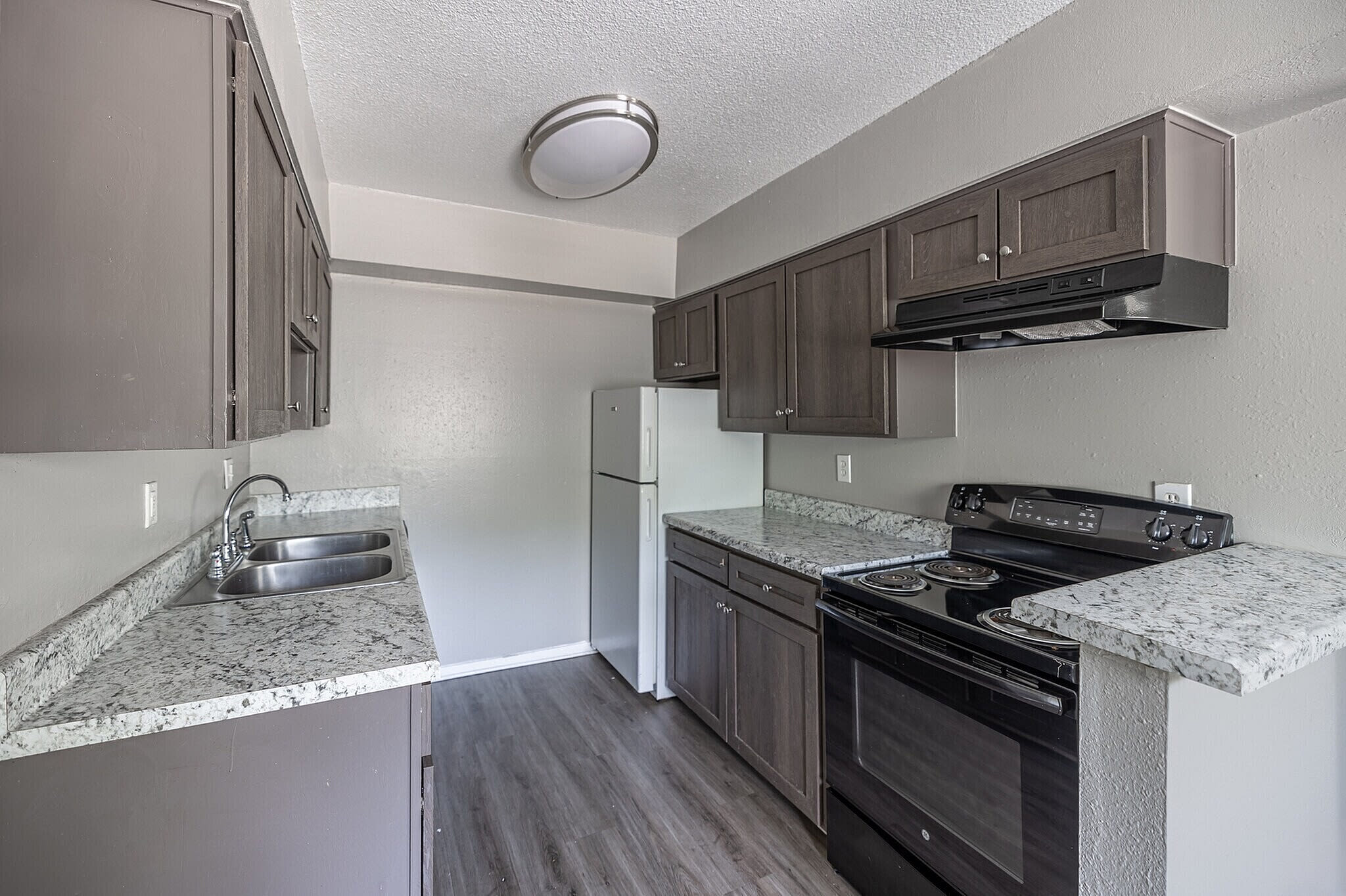 De Soto Park Apartments – photo 1