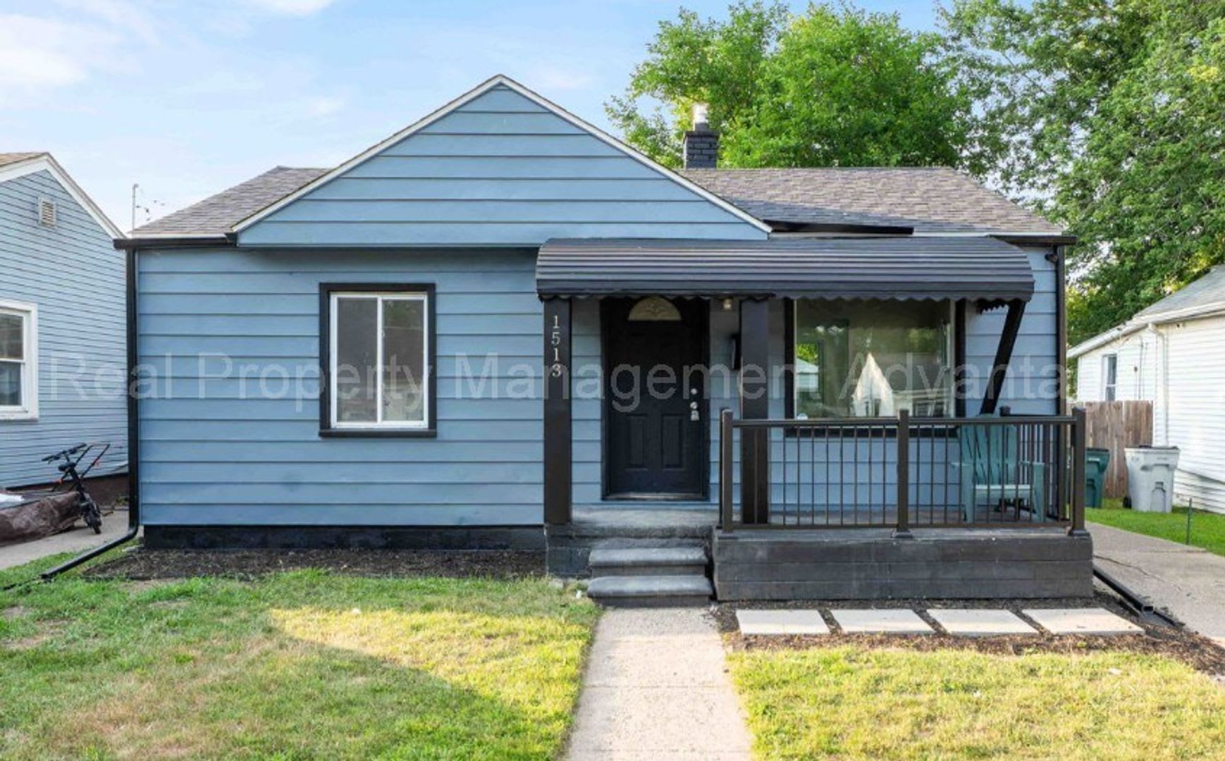 Gorgeous Kitchen and Bath in Hazel Park! – photo 2
