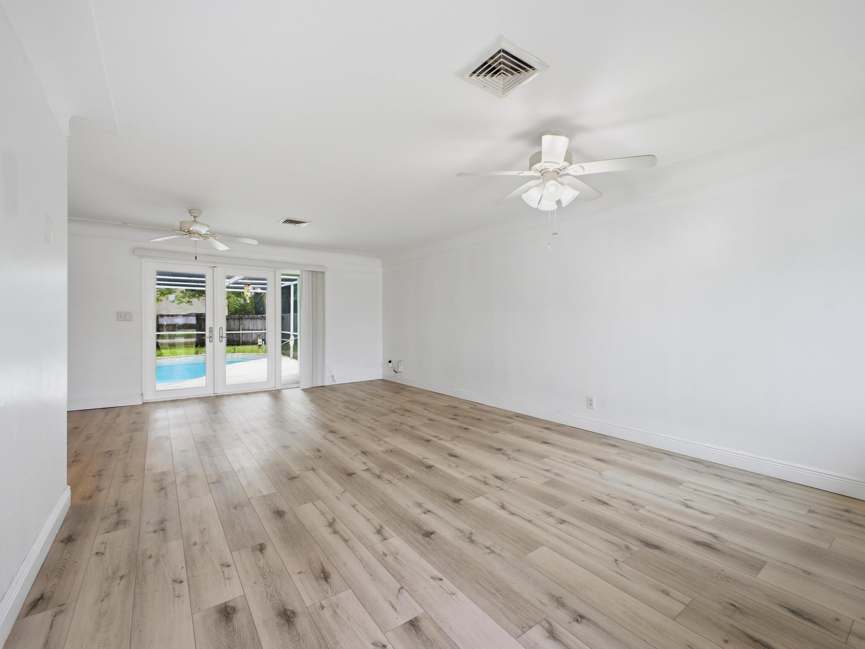 1680 NE 34th Lane – photo 4