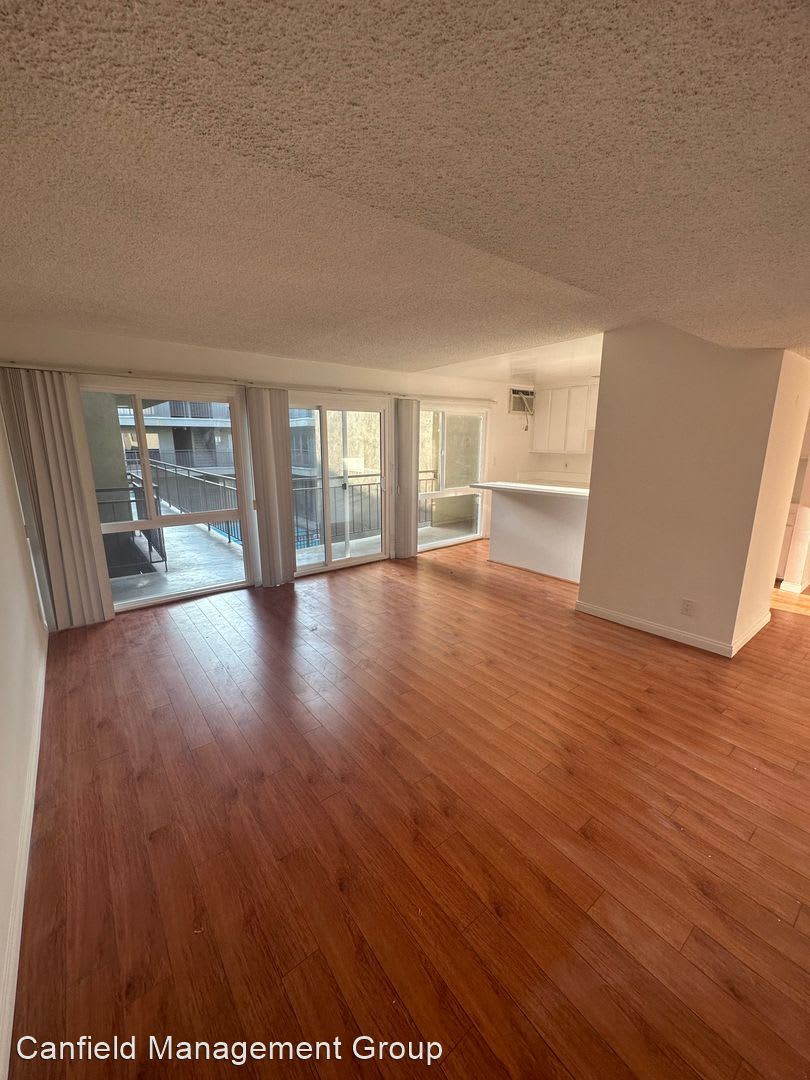 511 N Kenmore Avenue – photo 2