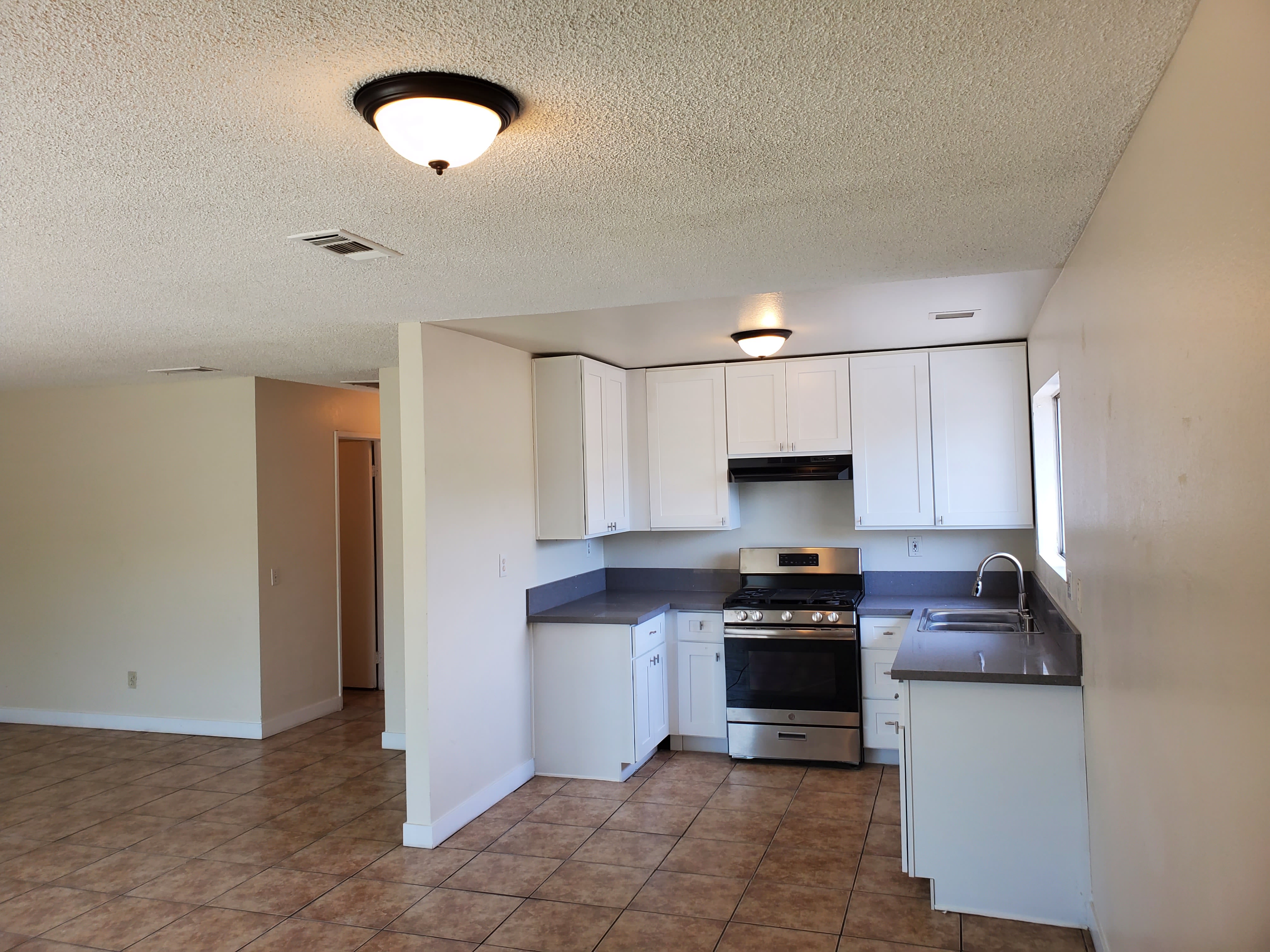 1116 Oxford Drive – photo 2