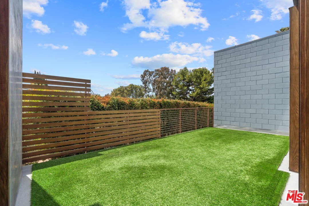 802 Indiana Ave – photo 5
