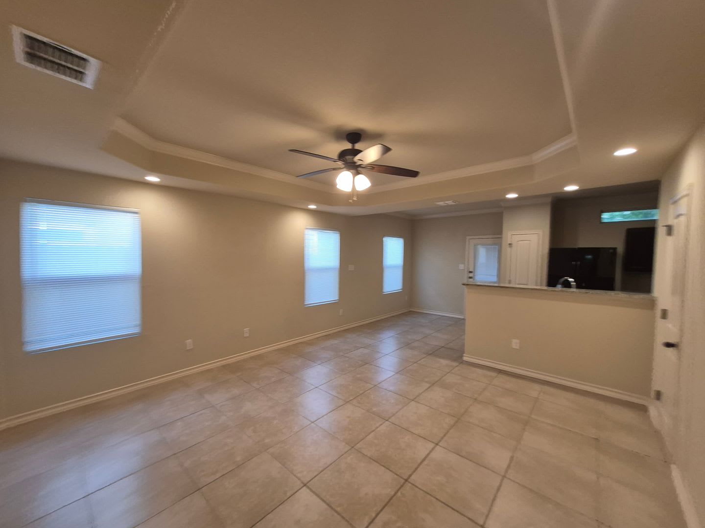 7026 Lakeview Dr. #101, San Antonio, TX. 78244 – photo 2