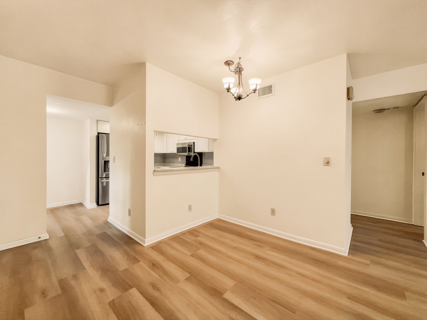 2 Bed 2 Bath Annual Rental First Floor Condo Kings Lake Community – photo 3