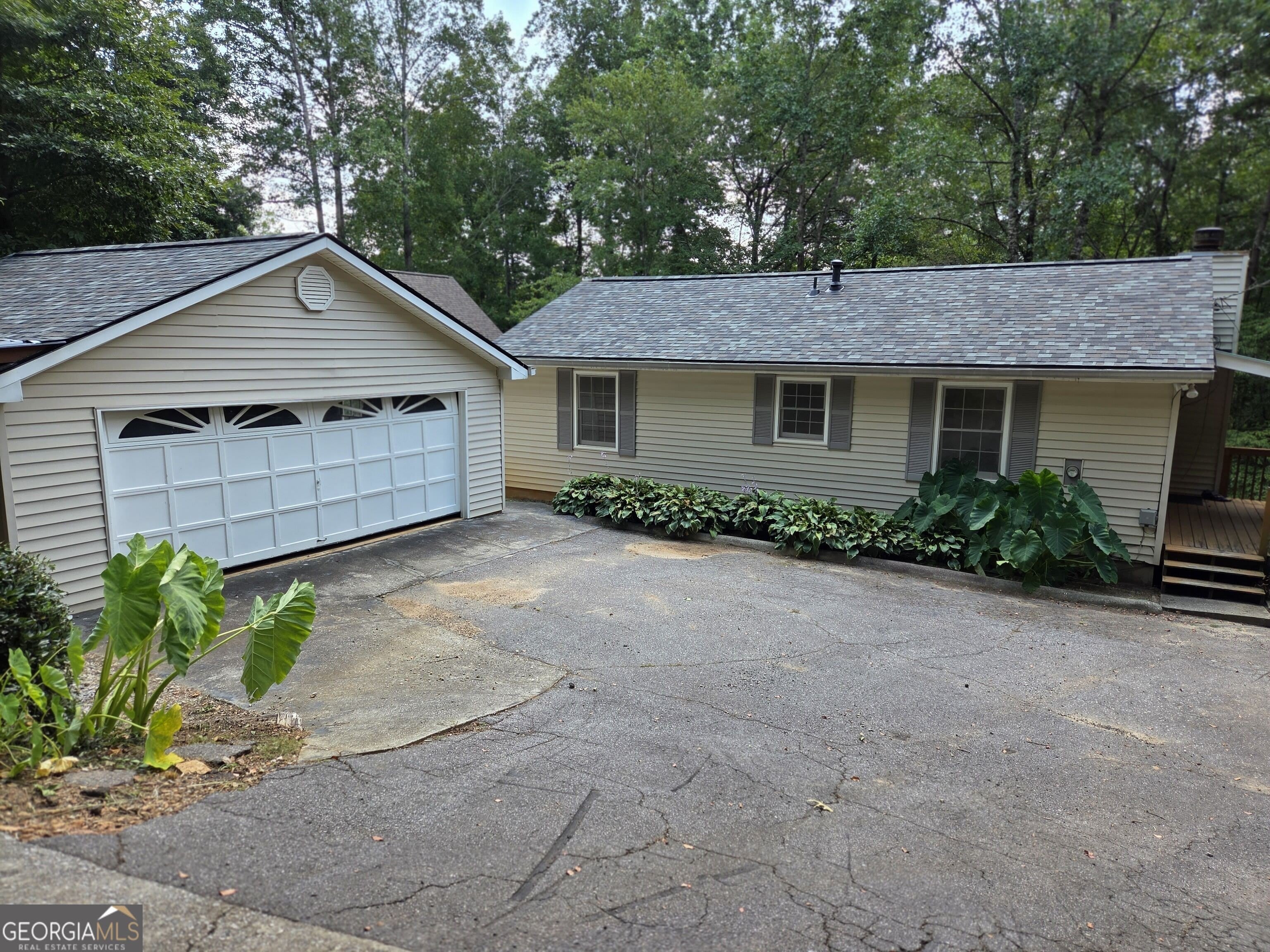 984 Overlook Drive – photo 1