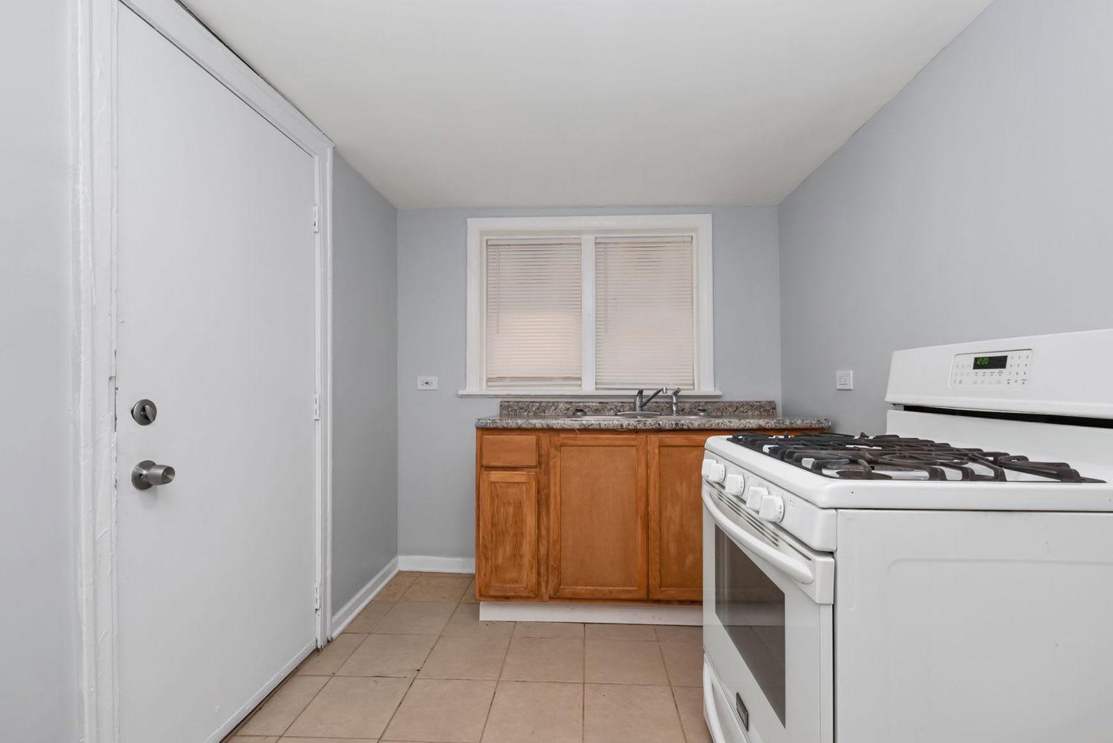 8007 South Eberhart Avenue – photo 4