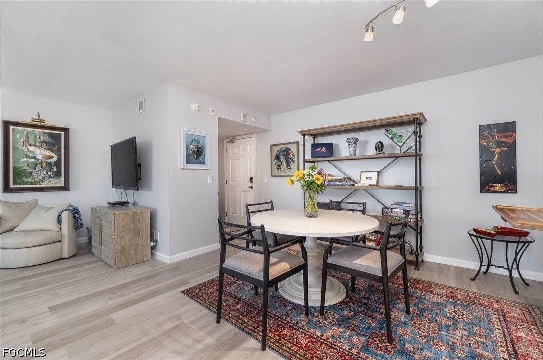 2810 Estero Boulevard – photo 3