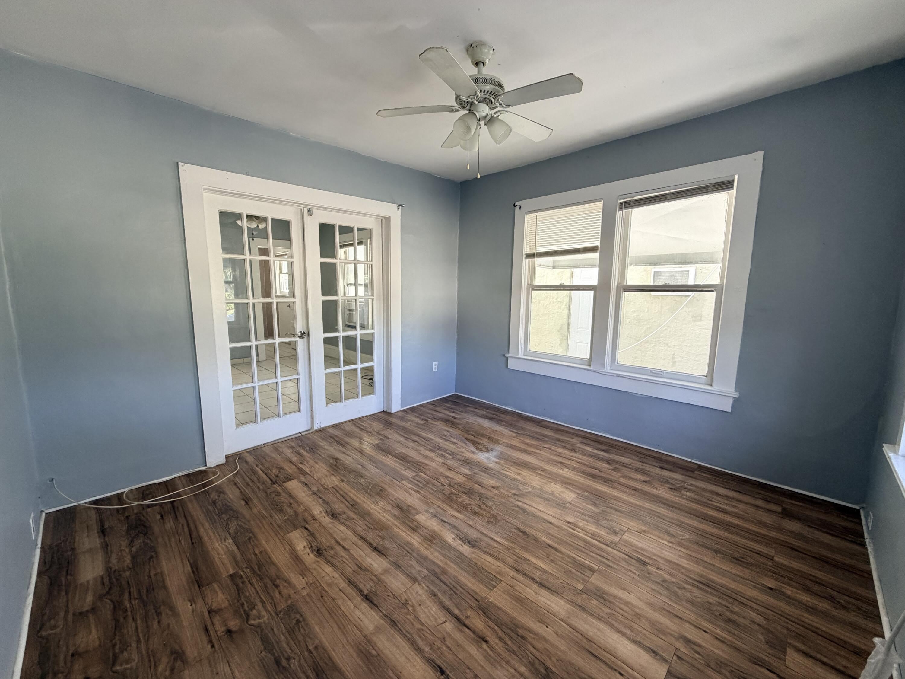 216 S 16th Avenue – photo 1