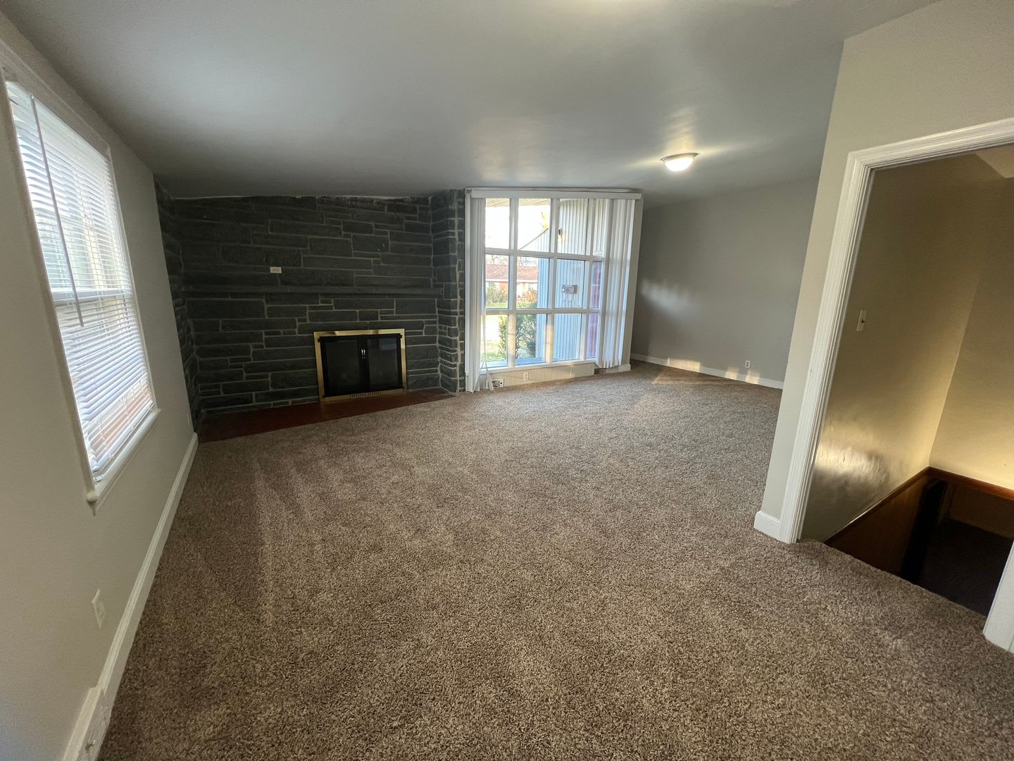 One Story House with Finished Basement – photo 5