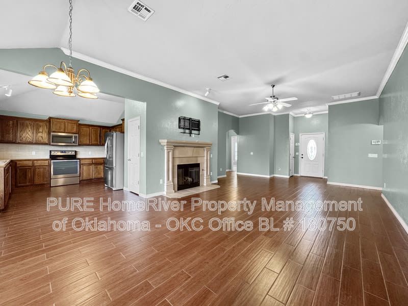 11629 SW 11th St – photo 2