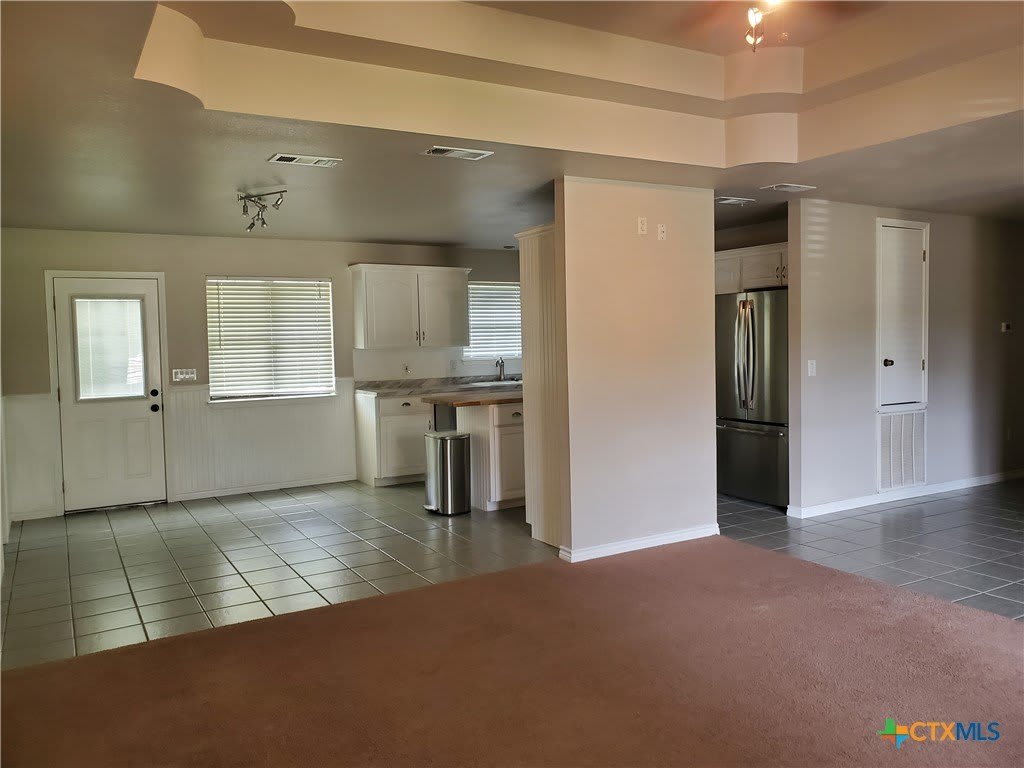 136 Royal Crest Circle – photo 4