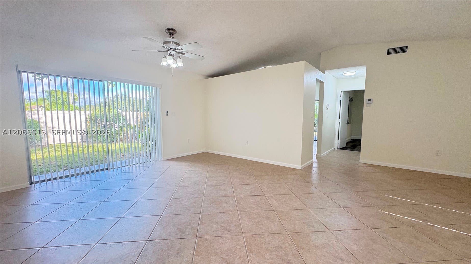 821 W Beckley Sq – photo 3