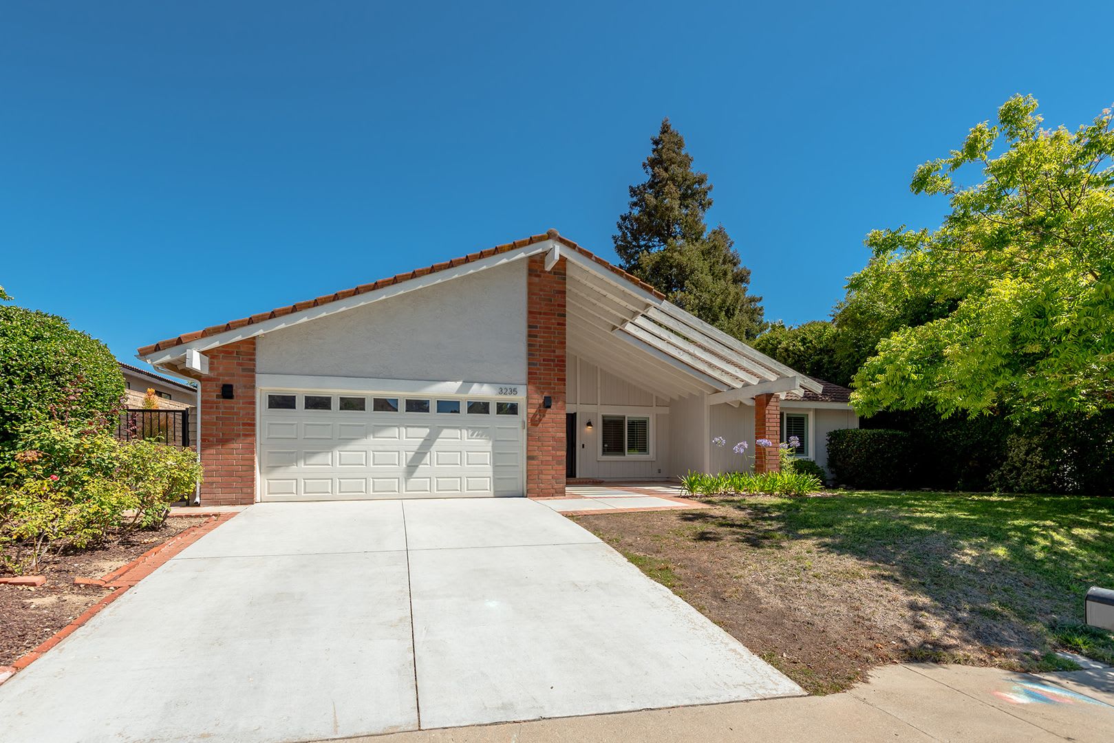 Fully Remodeled 4 Bed + 2.5 Bath Home in Desirable Westlake Hills! – photo 1