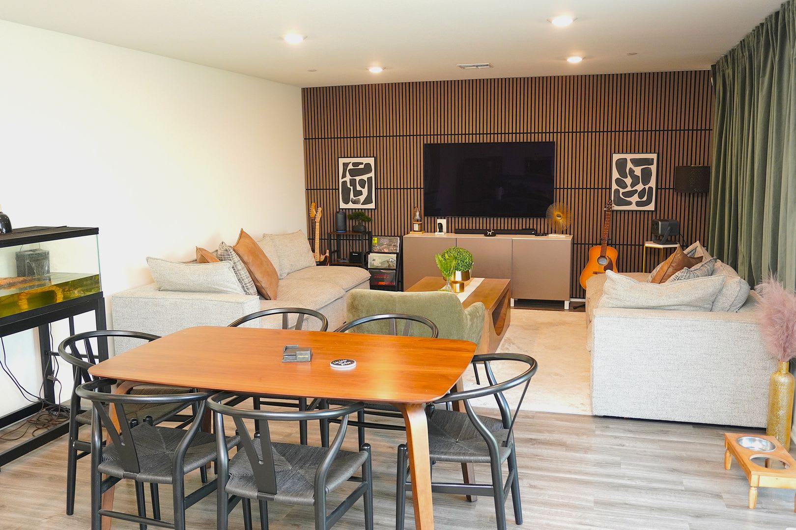 Beautiful 2024 Built DR Horton Home with Loft, Solar & Modern Upgrades – photo 4
