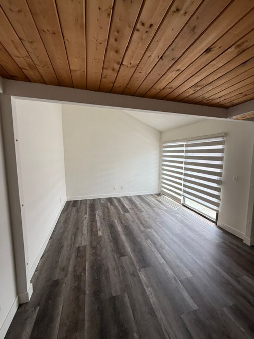 2 Bed, 1.5 Bath Townhouse- 1835 W. 145th St. – photo 5