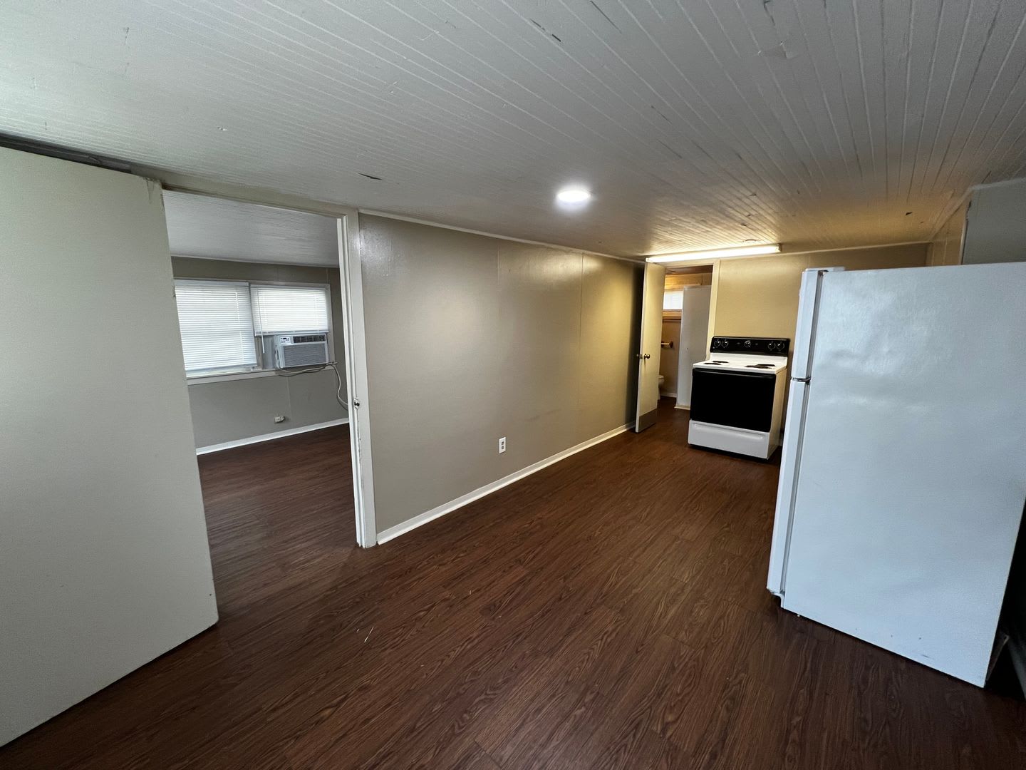 One Bedroom Near UL – photo 3