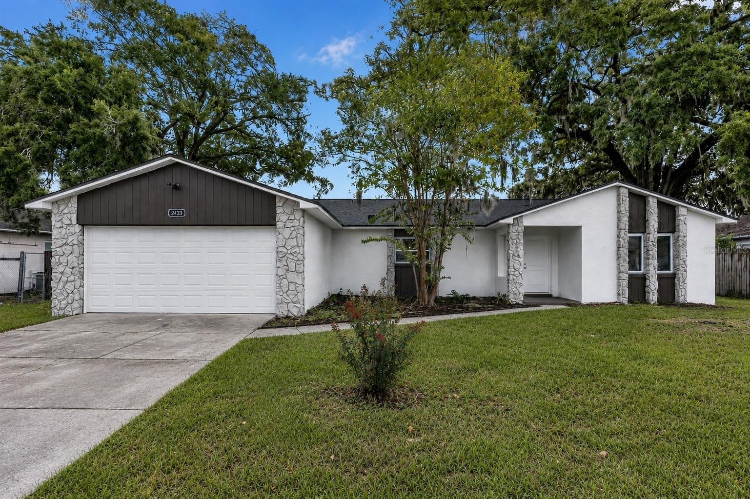 2433 BENJAMIN Drive – photo 2