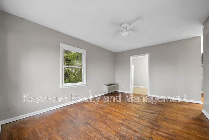 1525 Ferrel Street – photo 3
