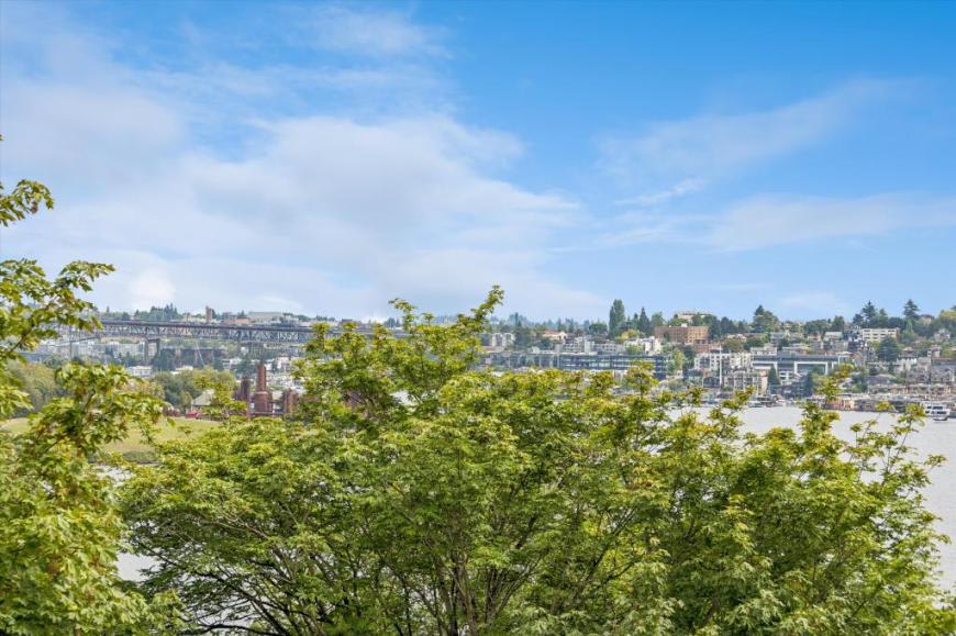 2470 Dexter Ave N #2A – photo 5
