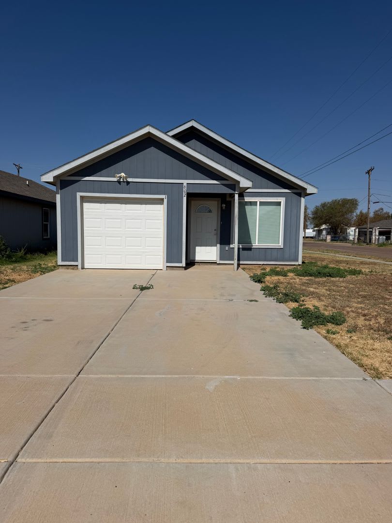 Move In Special Great 3 2 1 In North Central Lubbock – photo 1