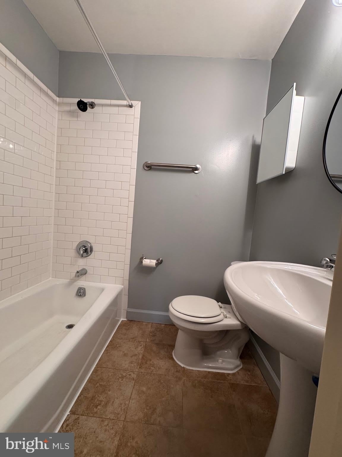 1716 W VIRGINIA Avenue NE – photo 5