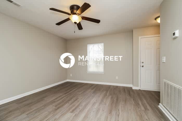 448 Dorchester Drive – photo 2