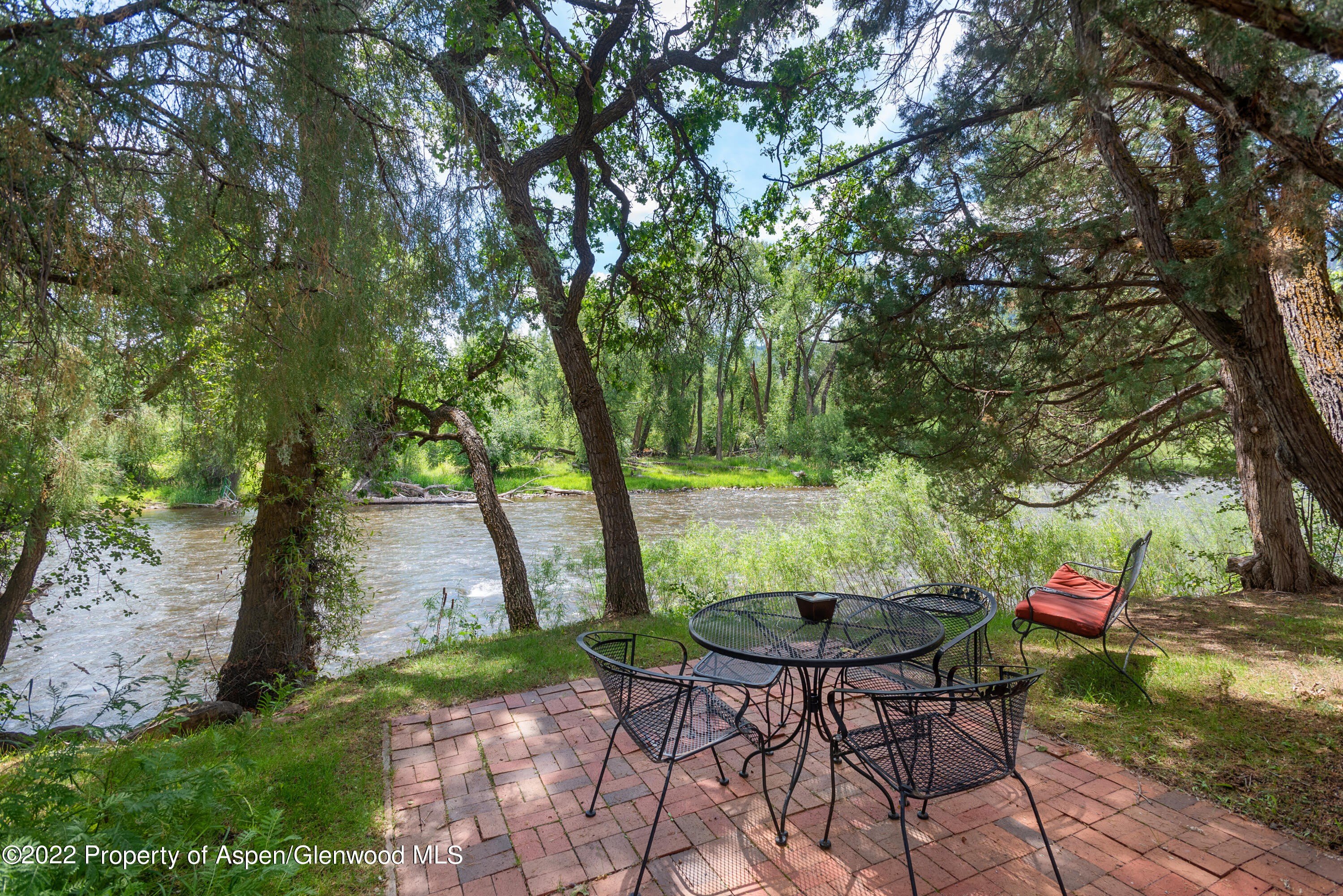 180 River Oaks Lane – photo 1