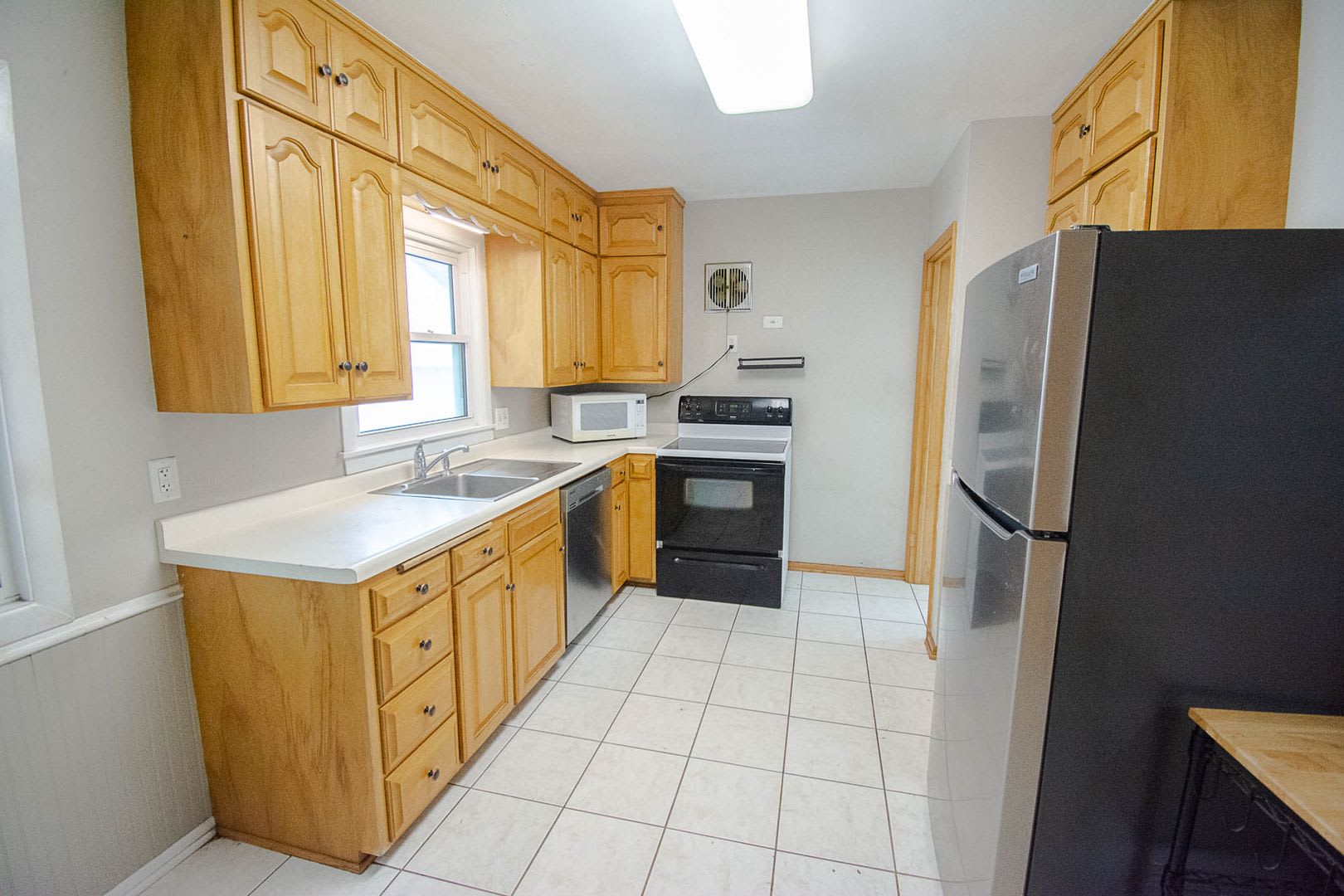 3BR Home on Large Corner Lot – NW Rochester – photo 4