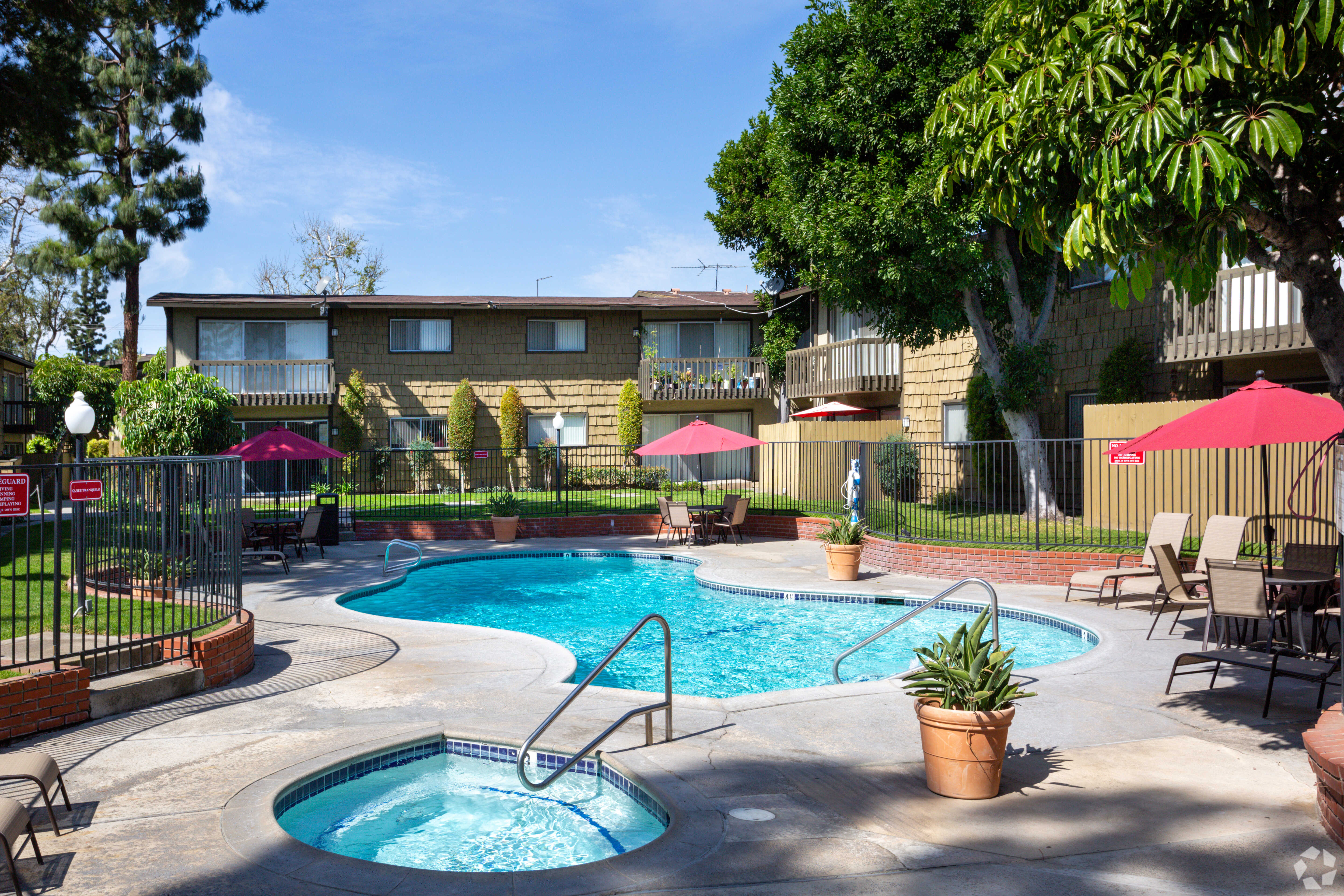 Alders Apartment Homes – photo 1