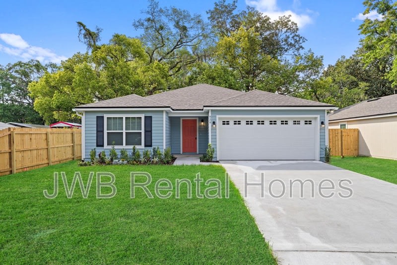 926 Kenmore St – photo 1
