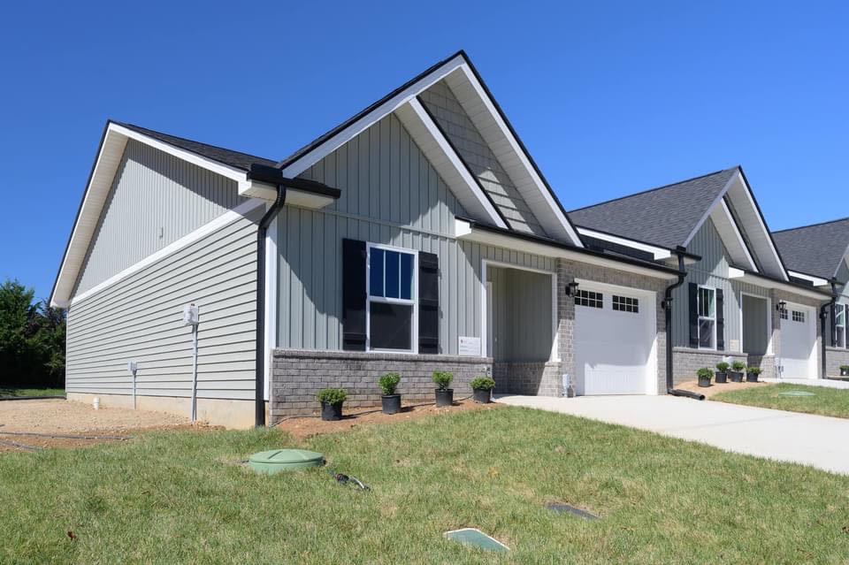 3301 Bethpage Way – photo 1