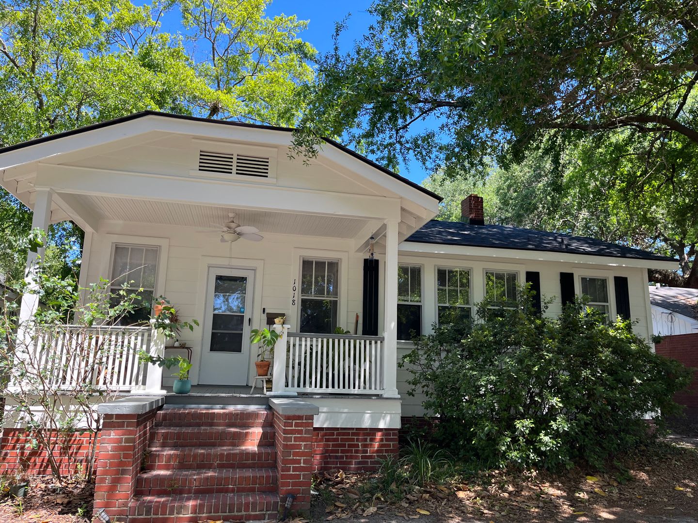 Cozy Two Bedroom Home In Park Circle – photo 2