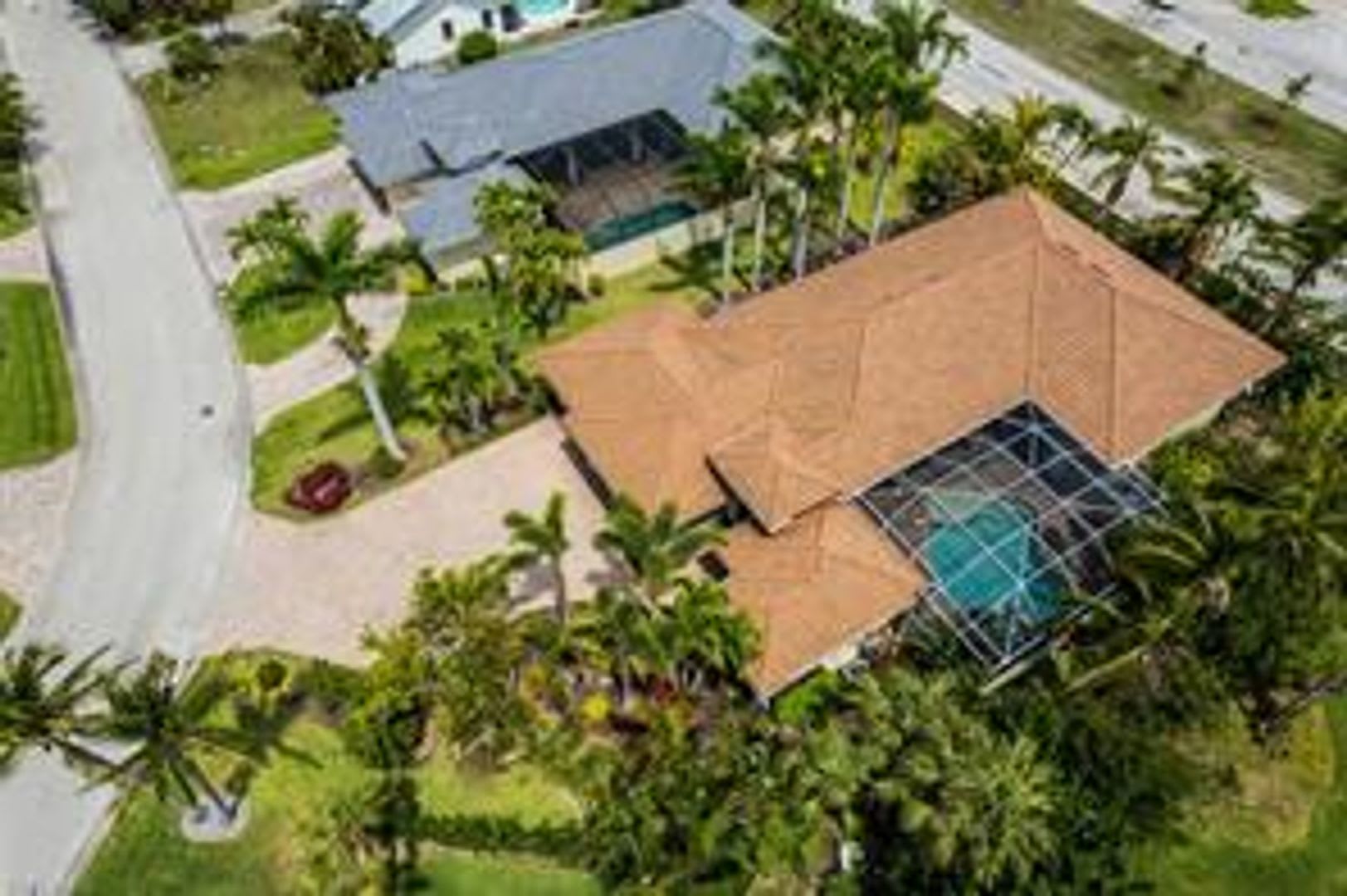 4 Bedroom 3.5 Bathroom Home in Palmetto Point – photo 3
