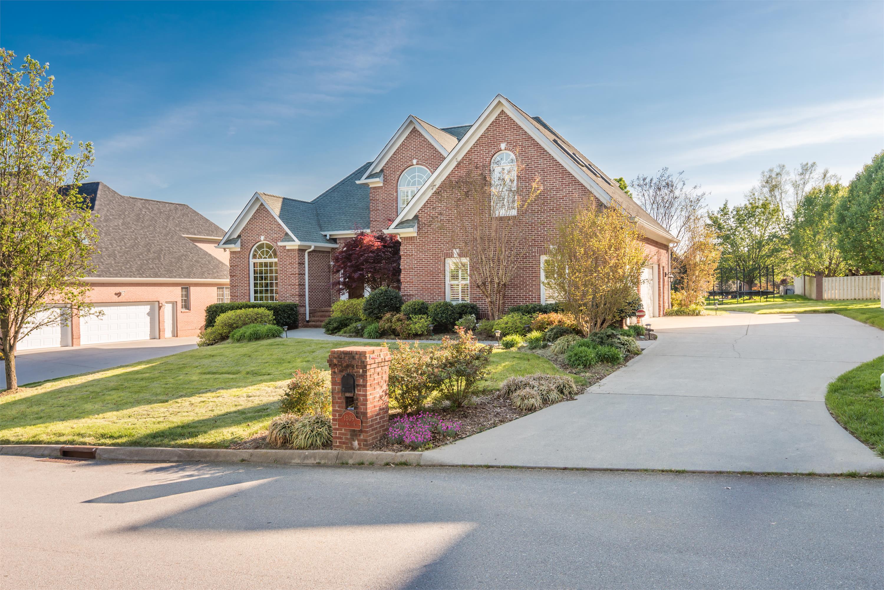 1809 Abbey Wood Ln – photo 2