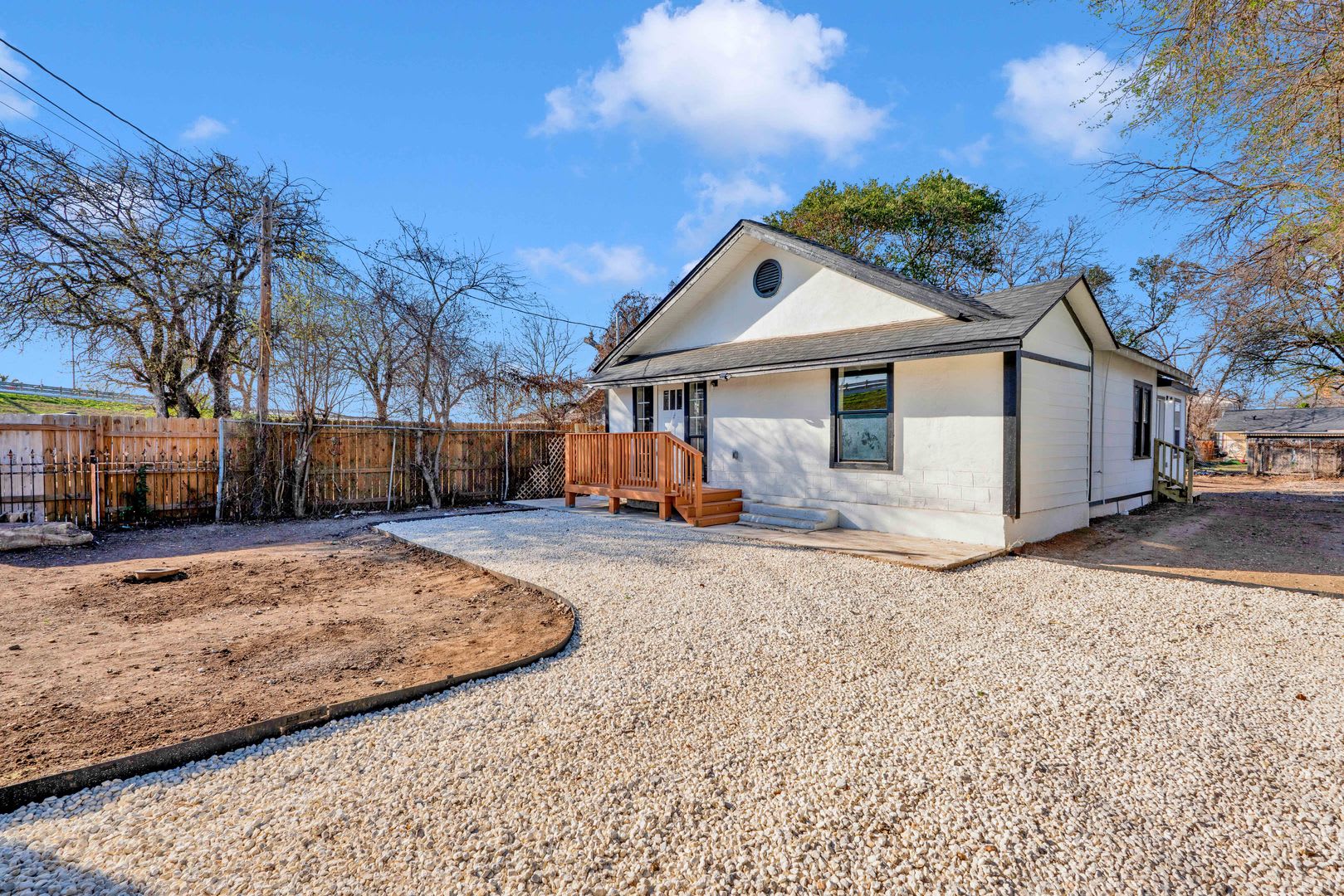 Updated Urban Retreat in the Heart of San Antonio – photo 1