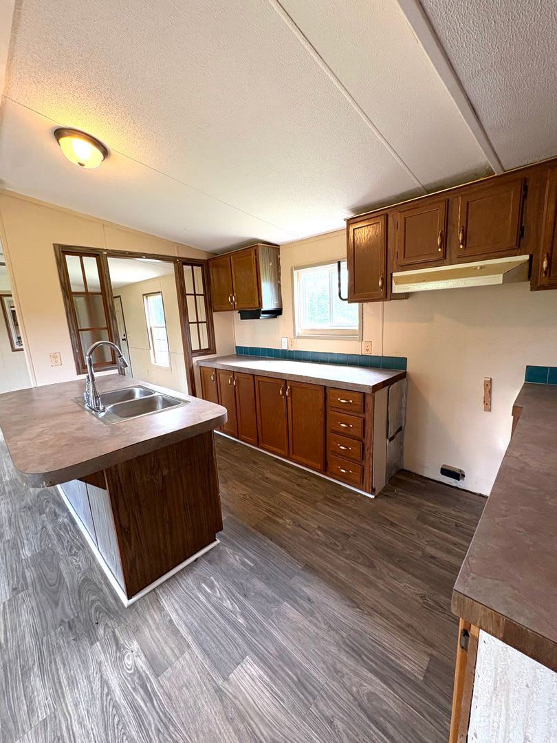 Spacious 3-Bedroom Home with 2 Baths in Park City – photo 3